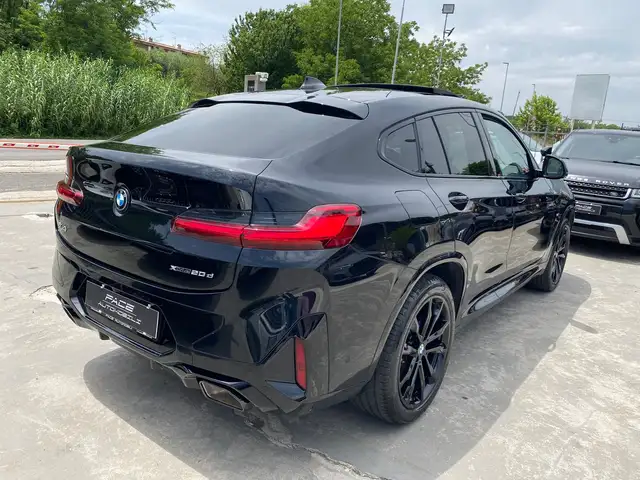 BMW X4 view 13
