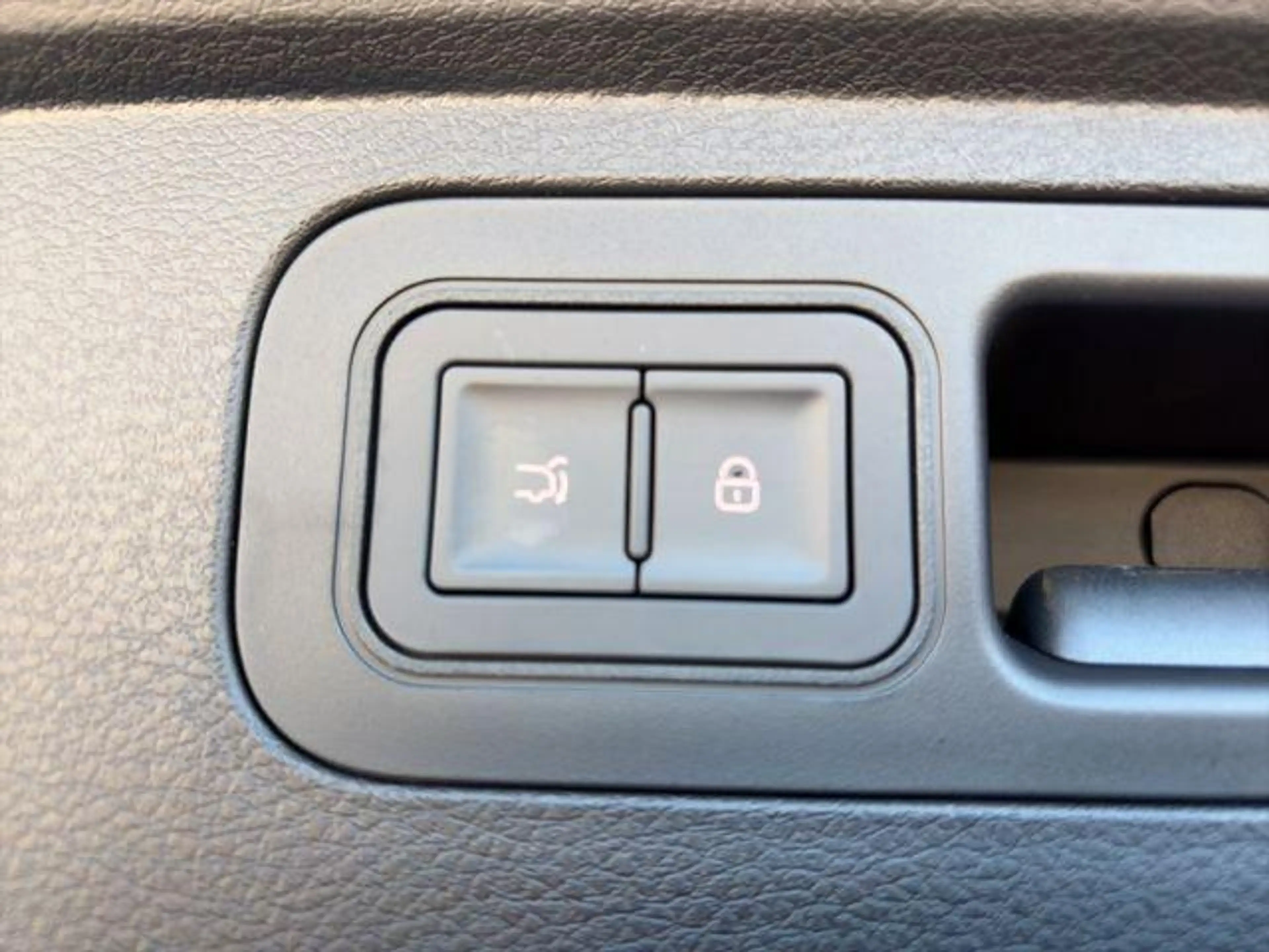 BYD Tang NEW EV-NL 4WD/PANO/HUD/21Z/SOFORT 380 kW (517 ... — photo 12