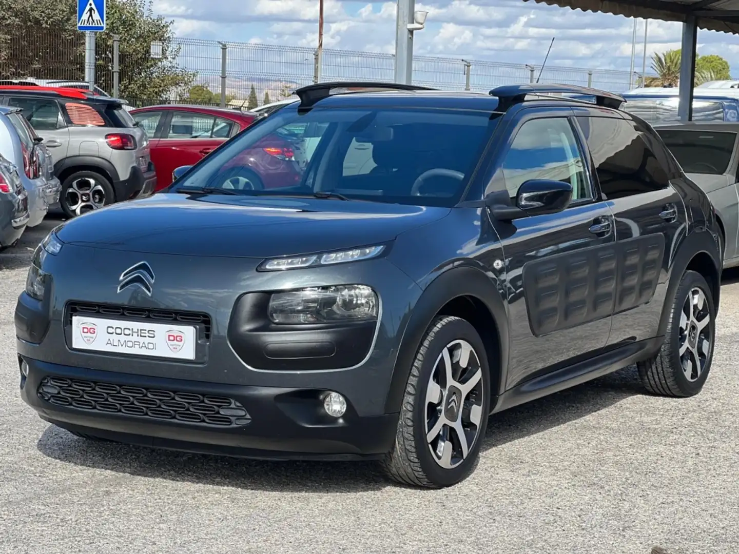 Citroen C4 Cactus 1.2 PureTech S&S Feel Edition 110 Negro - 1