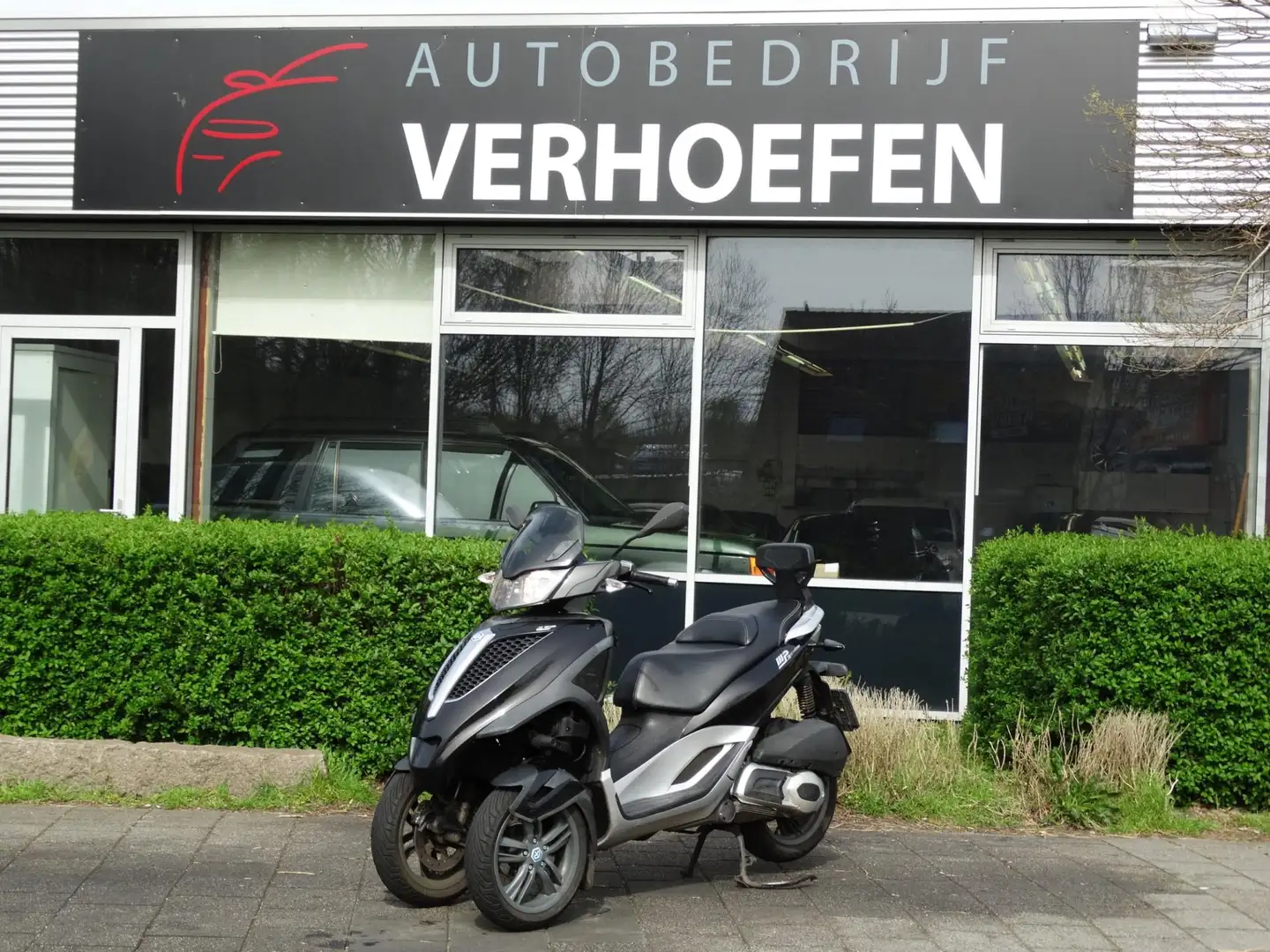 Piaggio MP3 300 Scooter LT Yourban - INCL 2 PERS ZITJE - INCL BEEN Nero - 1