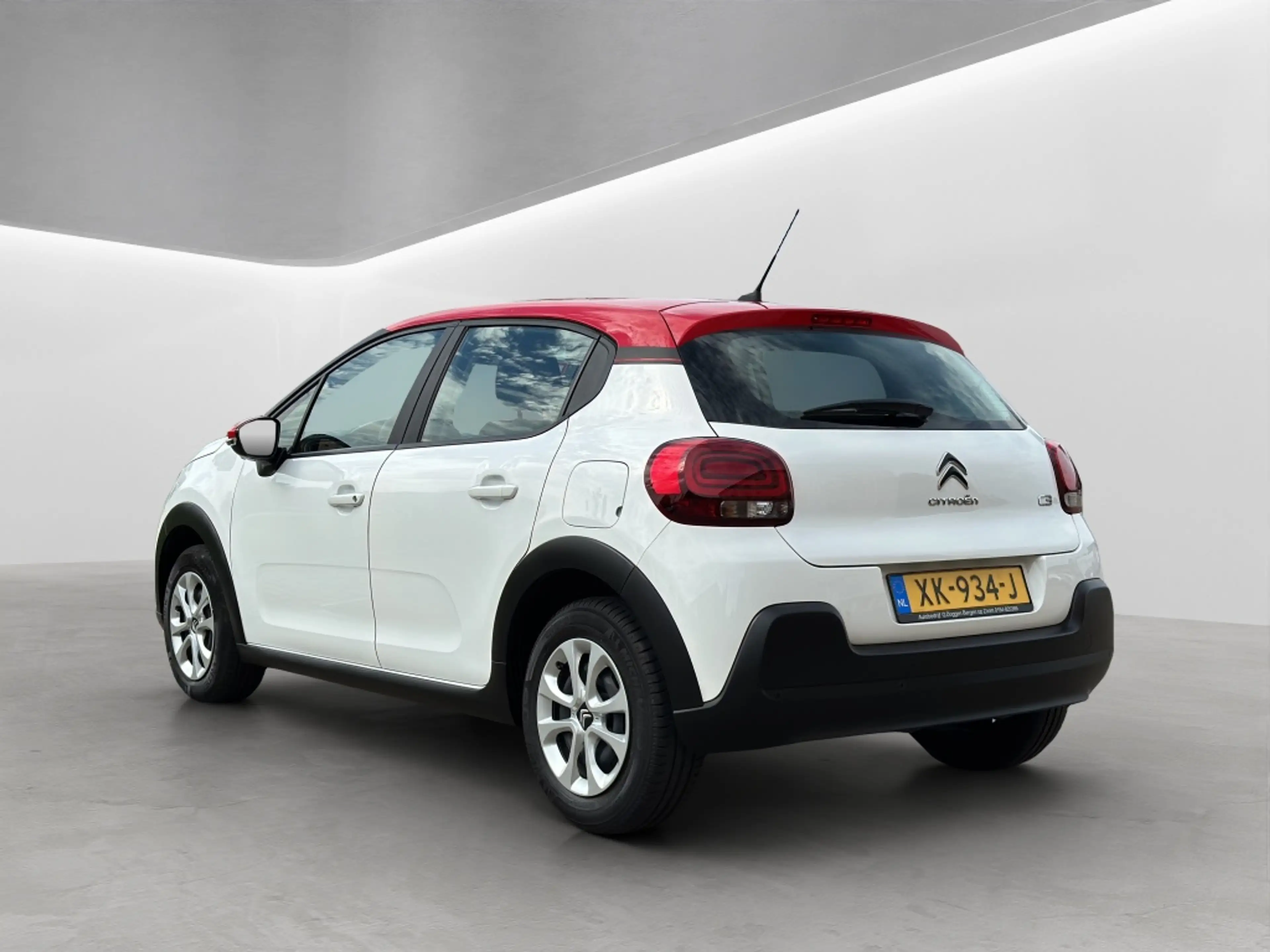Citroen C3 1.2 PureTech Shine Navi Led PDC — photo 4