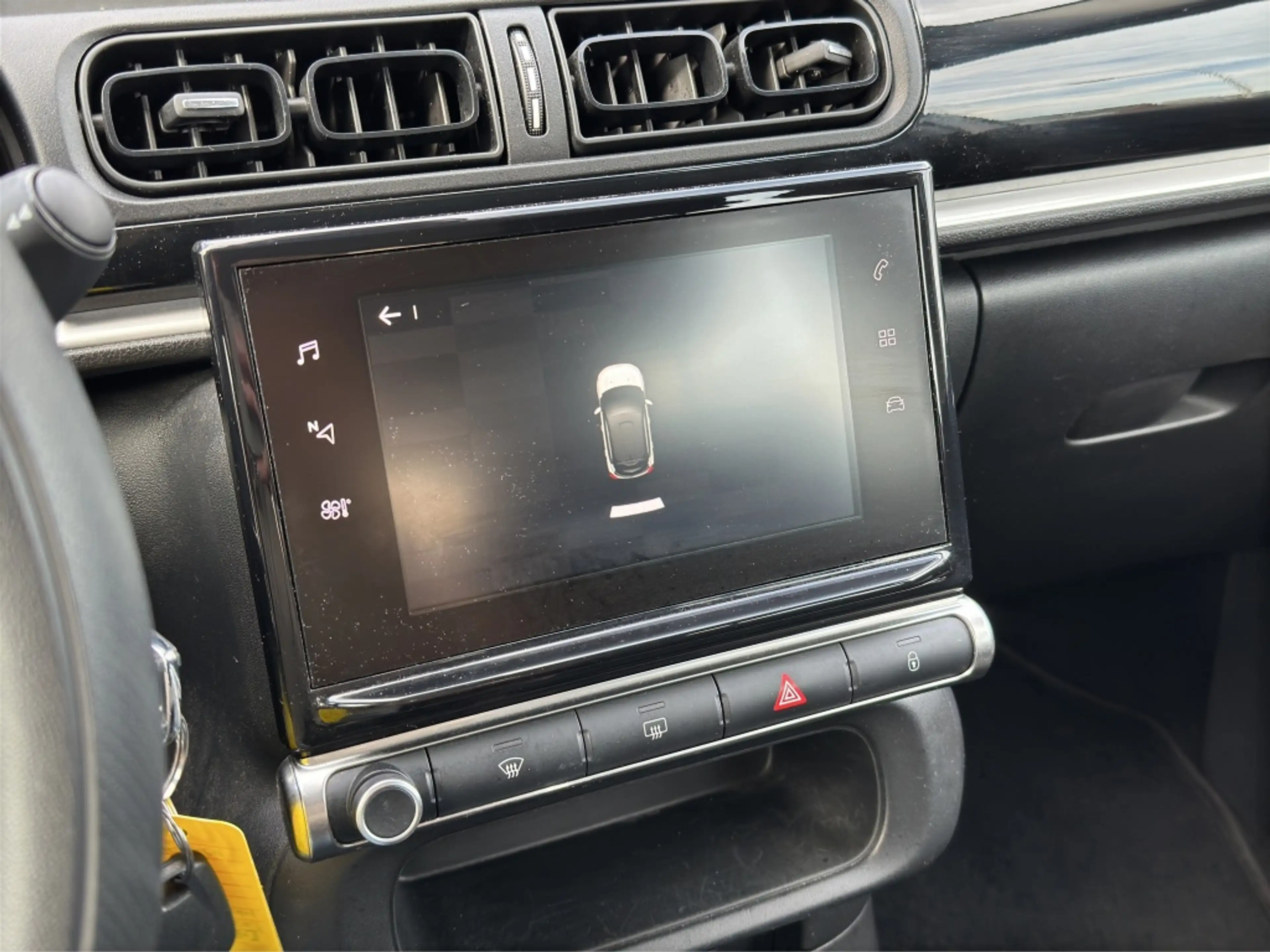 Citroen C3 1.2 PureTech Shine Navi Led PDC — photo 16