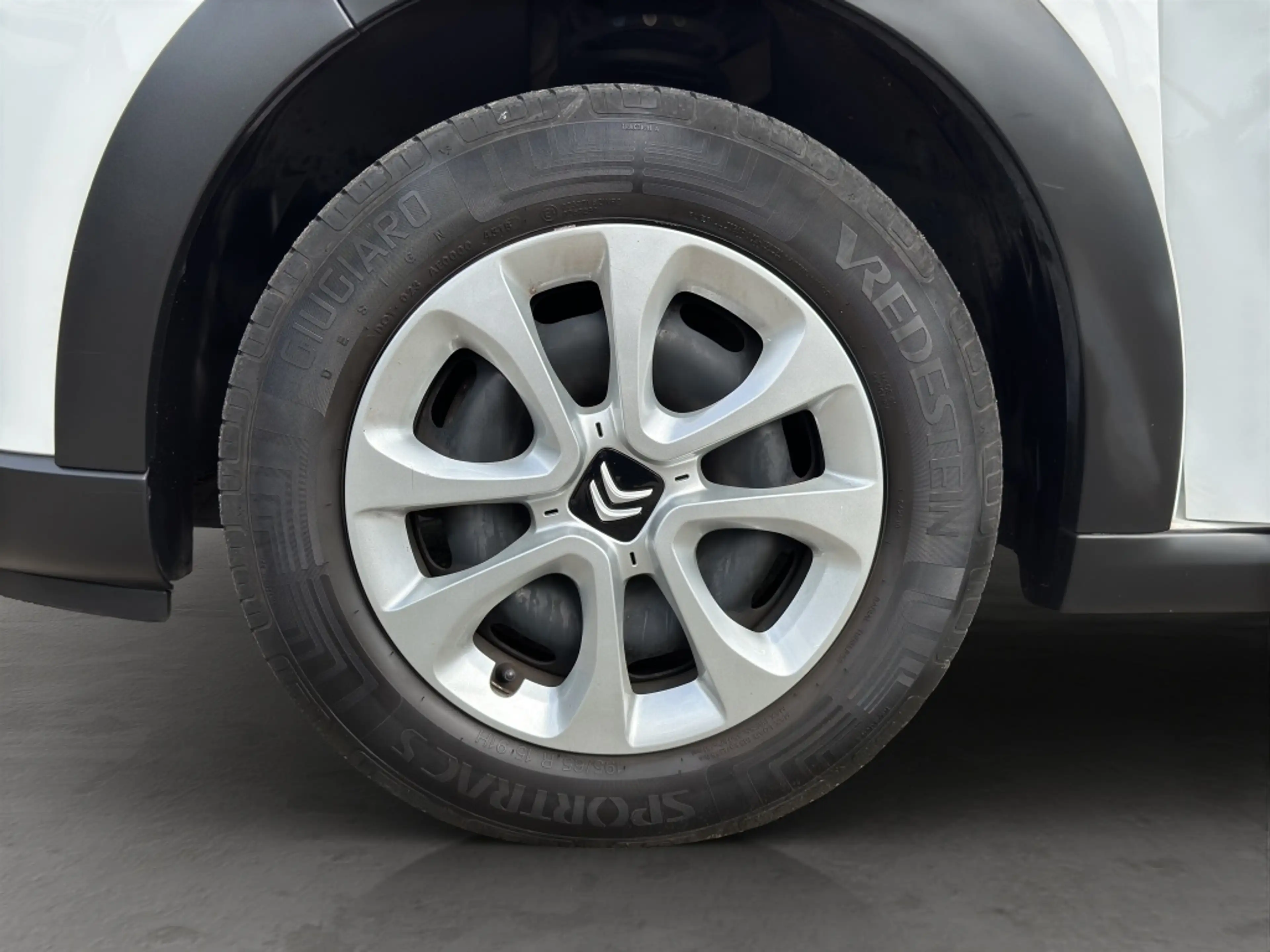 Citroen C3 1.2 PureTech Shine Navi Led PDC — photo 11