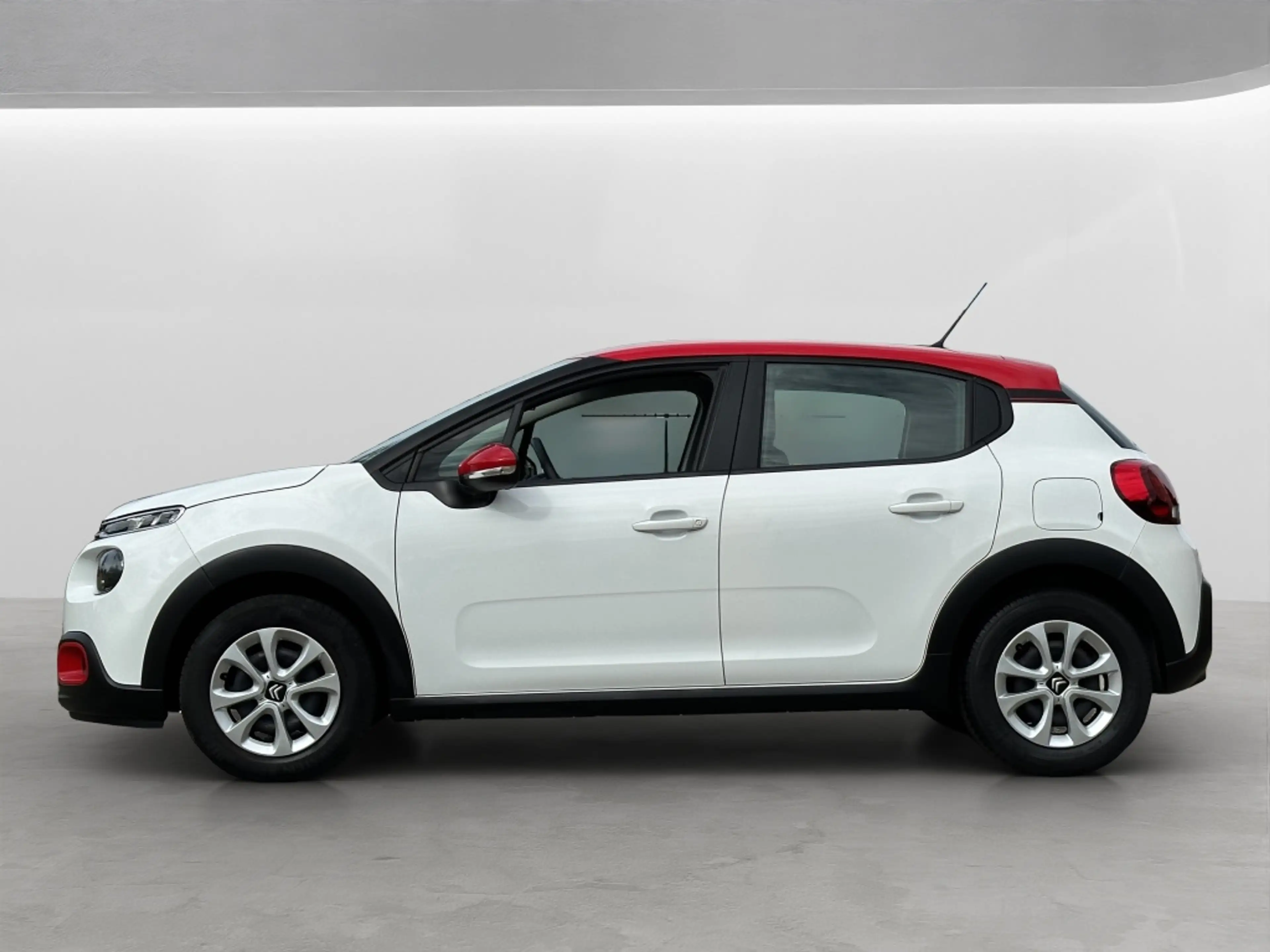 Citroen C3 1.2 PureTech Shine Navi Led PDC — photo 3