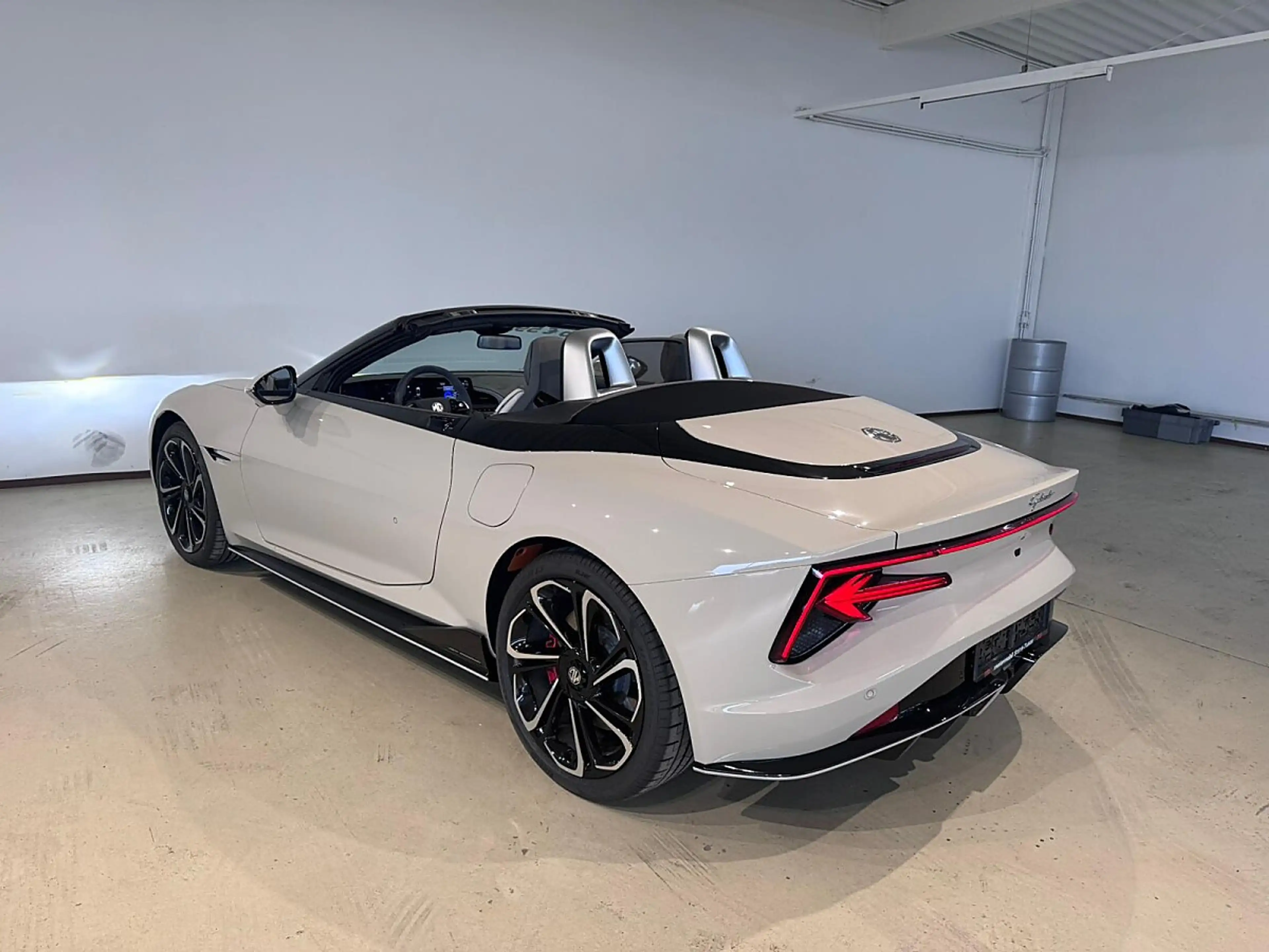 MG Cyberster 77kWh Trophy — photo 6