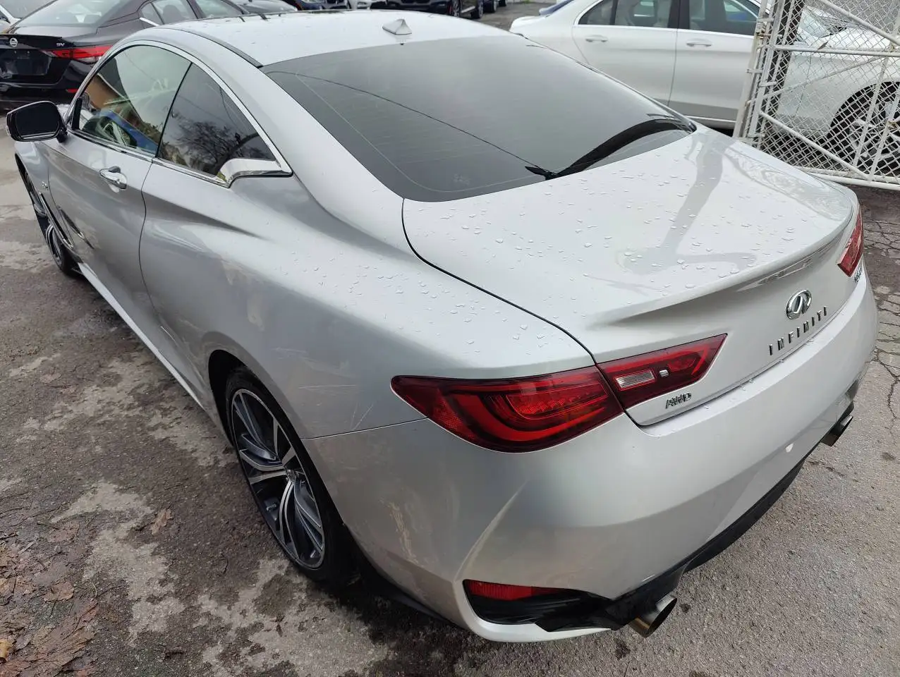Infiniti Q60 снимка Infiniti Q60