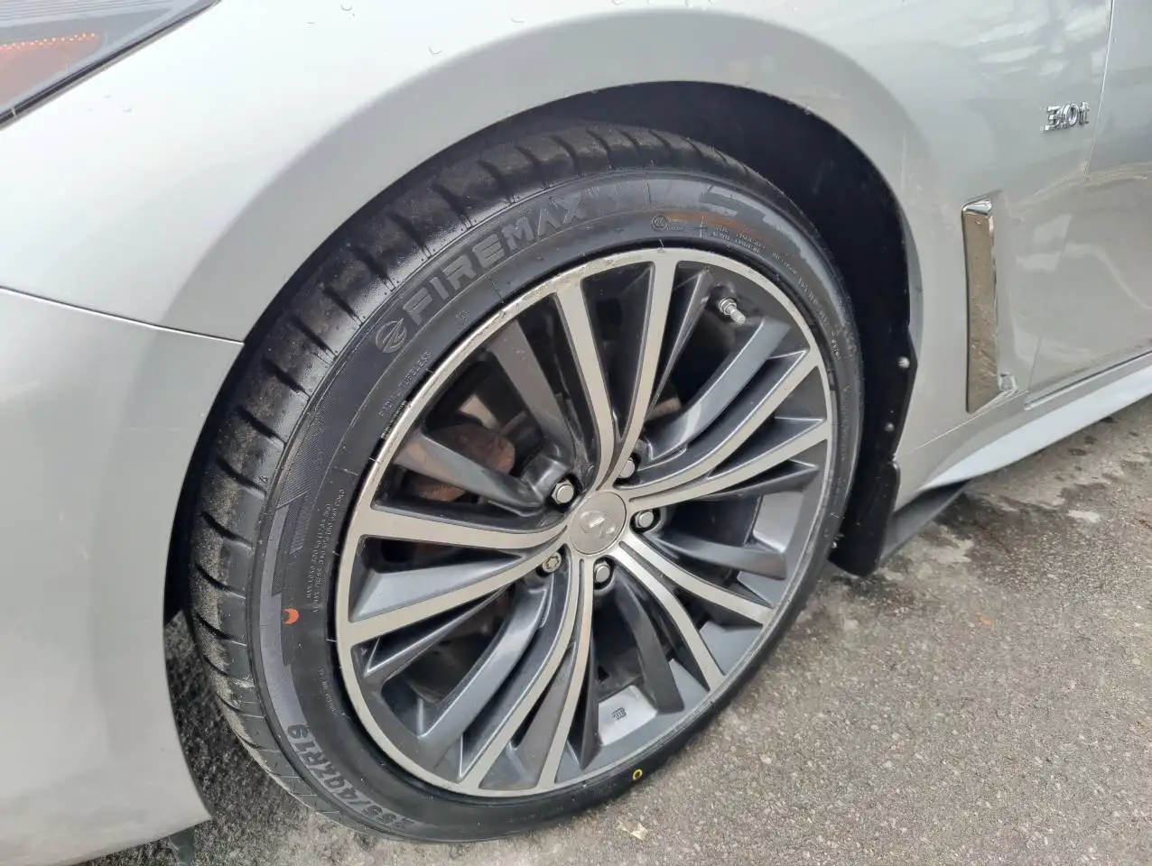 Infiniti Q60 снимка Infiniti Q60