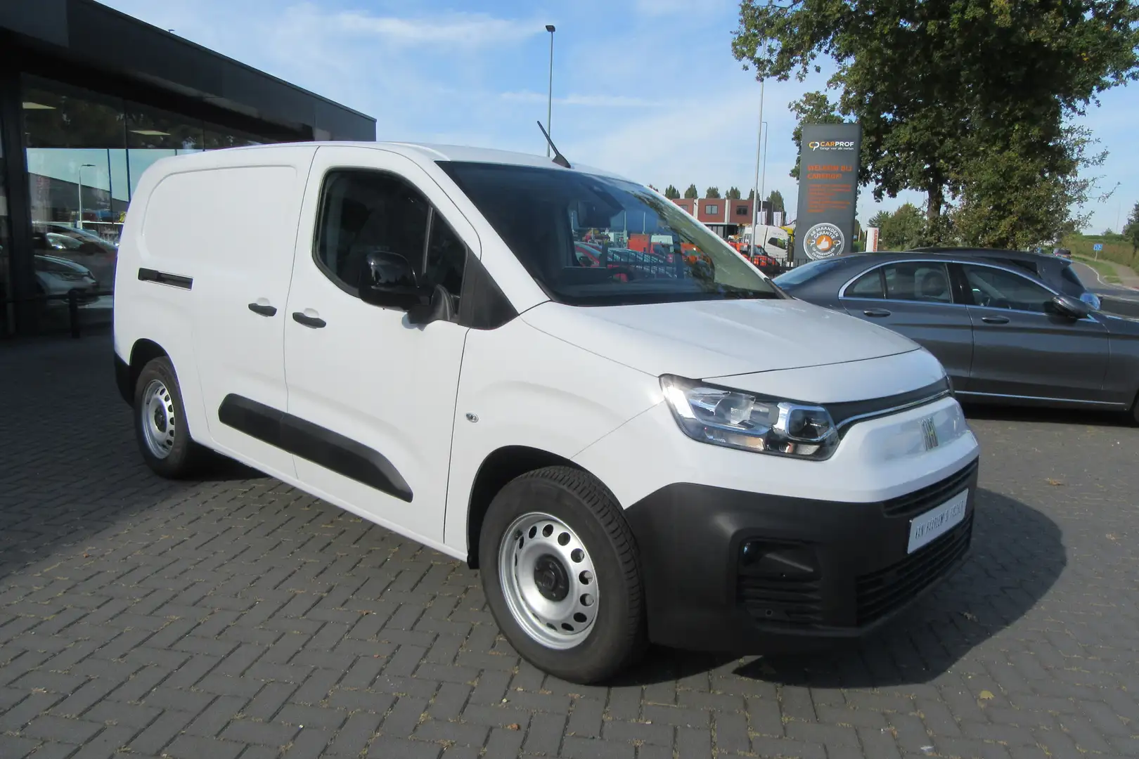 Fiat E-Doblo 136 L2 50 kWh, Navi, Camera, Climat, 2x Schuifd. Blanco - 2