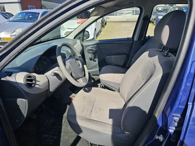 Dacia Sandero view 5