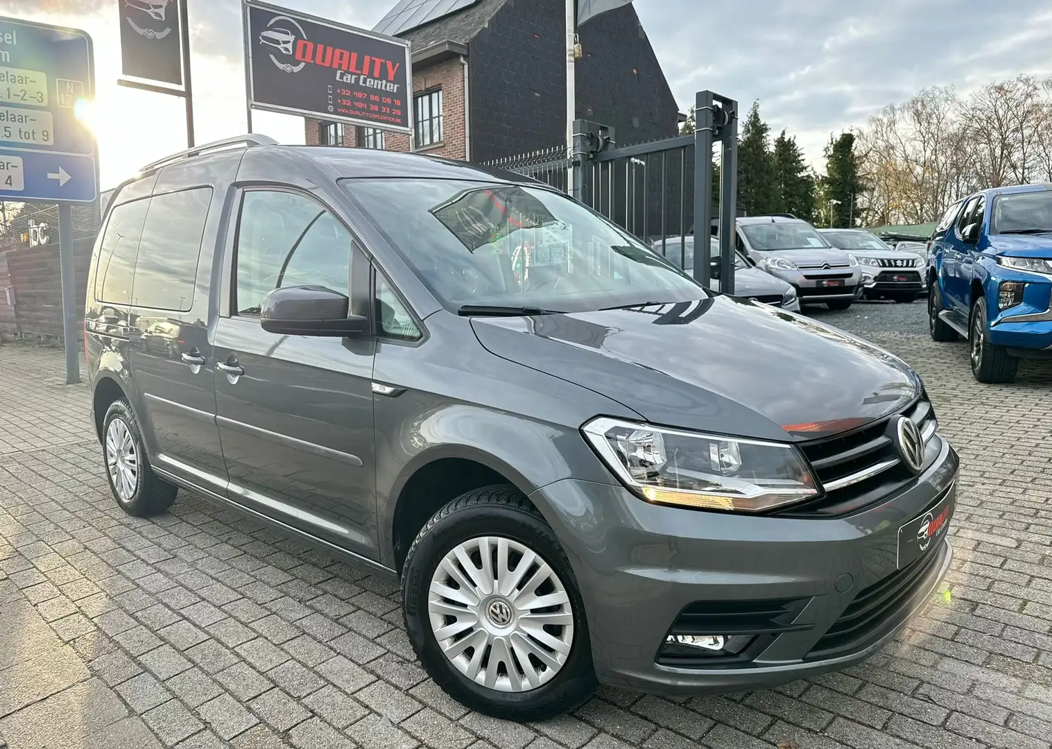 Volkswagen Caddy 2.0 HDI DSG Automaat Highline Navi Euro6b Garantie Gris - 1