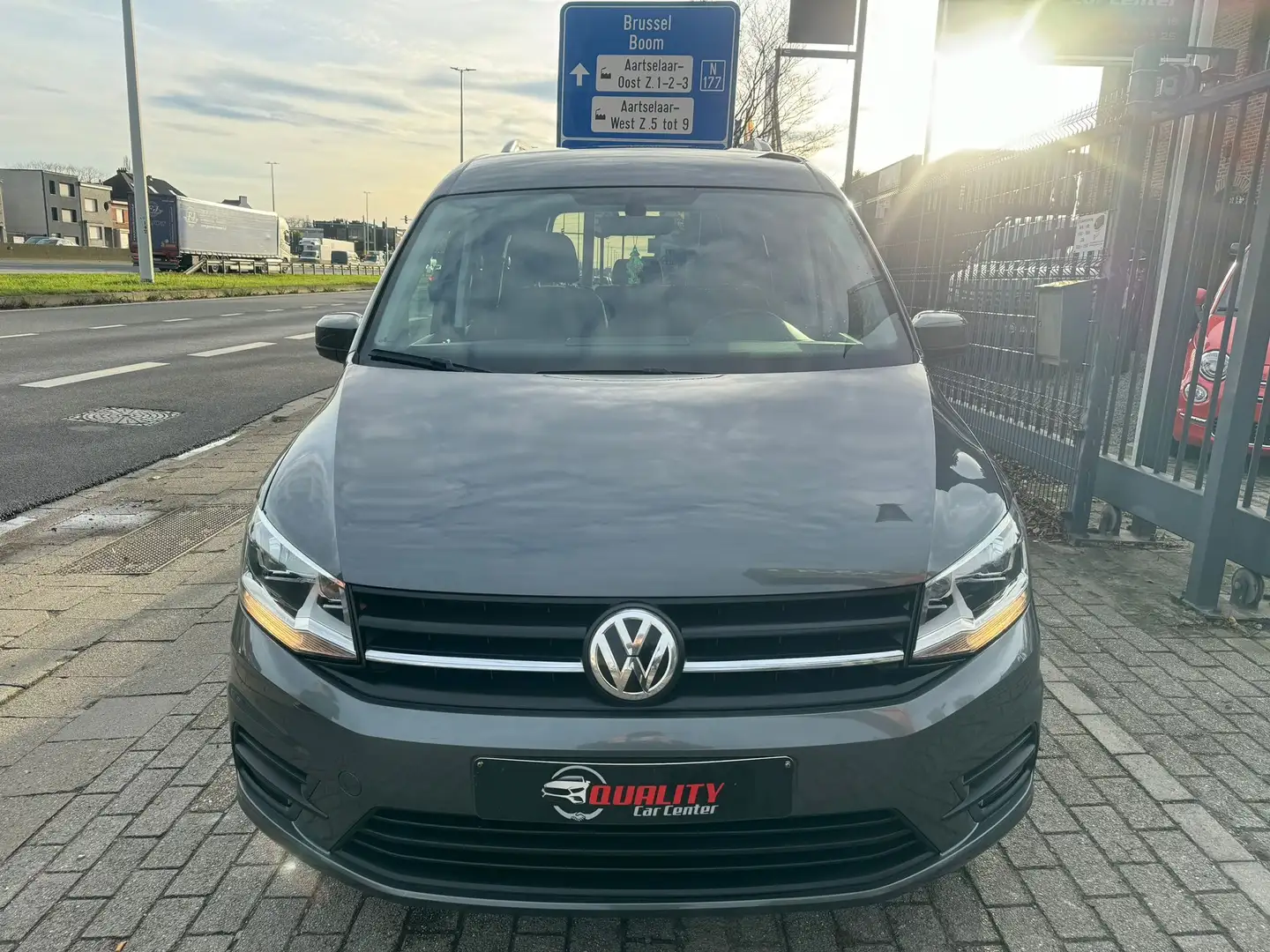 Volkswagen Caddy 2.0 HDI DSG Automaat Highline Navi Euro6b Garantie Gris - 2