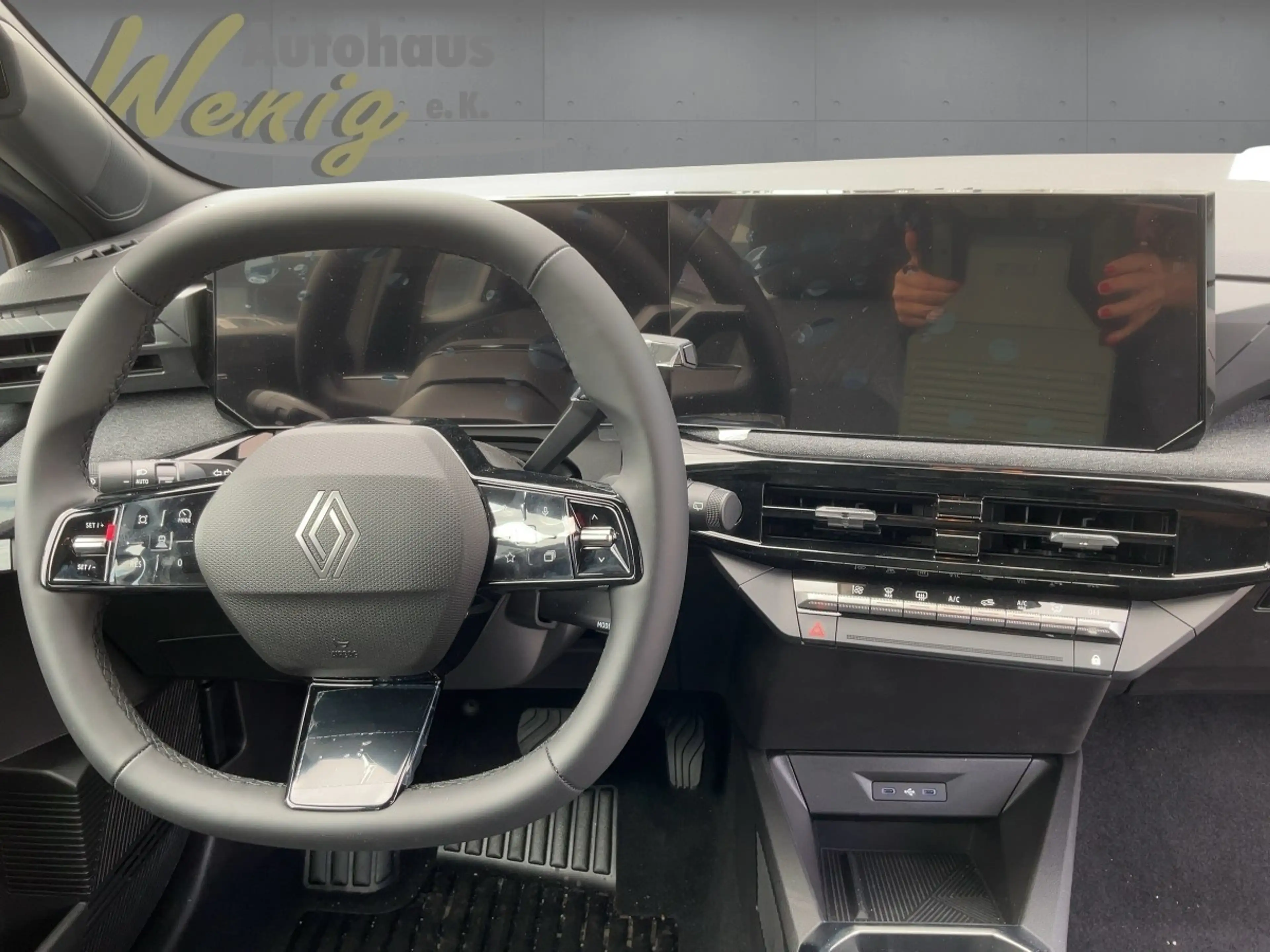 Renault Clio Evolution Full Hybrid E-Tech 160 — photo 9