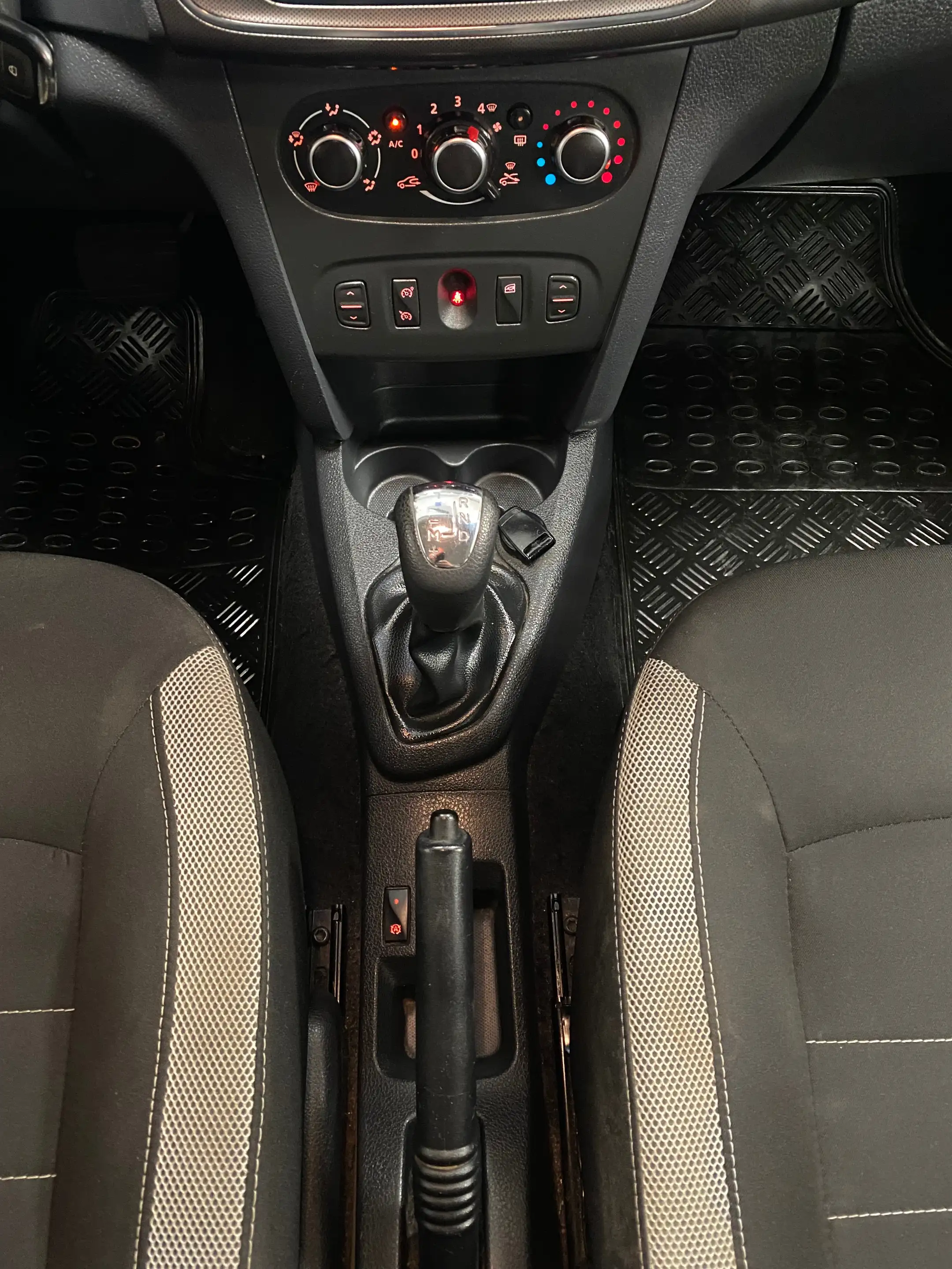 Dacia Sandero Sandero Stepway 0.9 TCe Plus Easy-R  1erMAIN/ CARNET/ FULL OPTION — photo 15