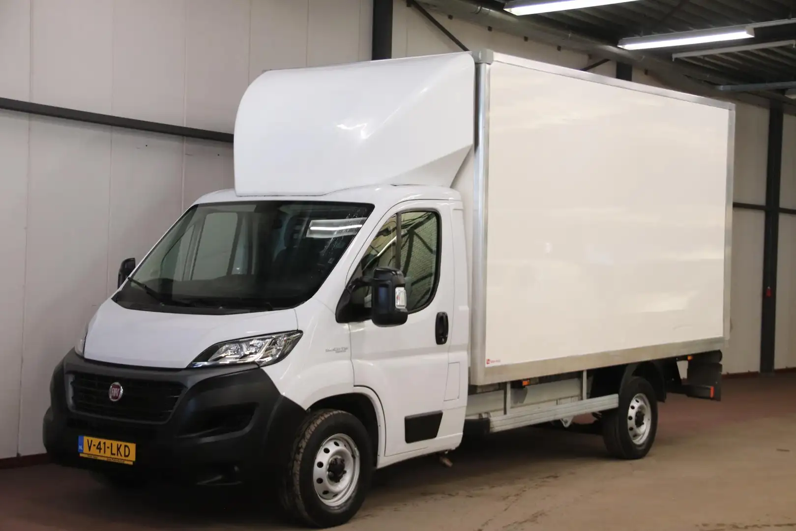 Fiat Ducato BAKWAGEN MEUBELBAK MET LAADKLEP BAKWAGEN MEUBELBAK Blanc - 1