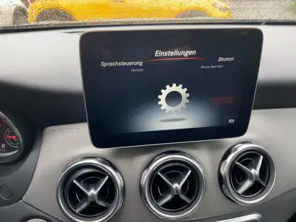 Annonce voiture d'occasion Mercedes-Benz GLA 180 - CARADIZE