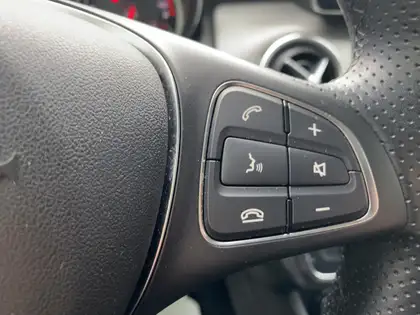 Annonce voiture d'occasion Mercedes-Benz GLA 180 - CARADIZE