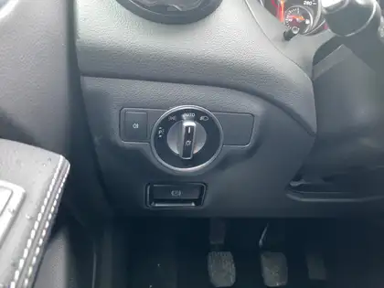 Annonce voiture d'occasion Mercedes-Benz GLA 180 - CARADIZE