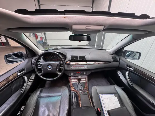 BMW X5 view 11