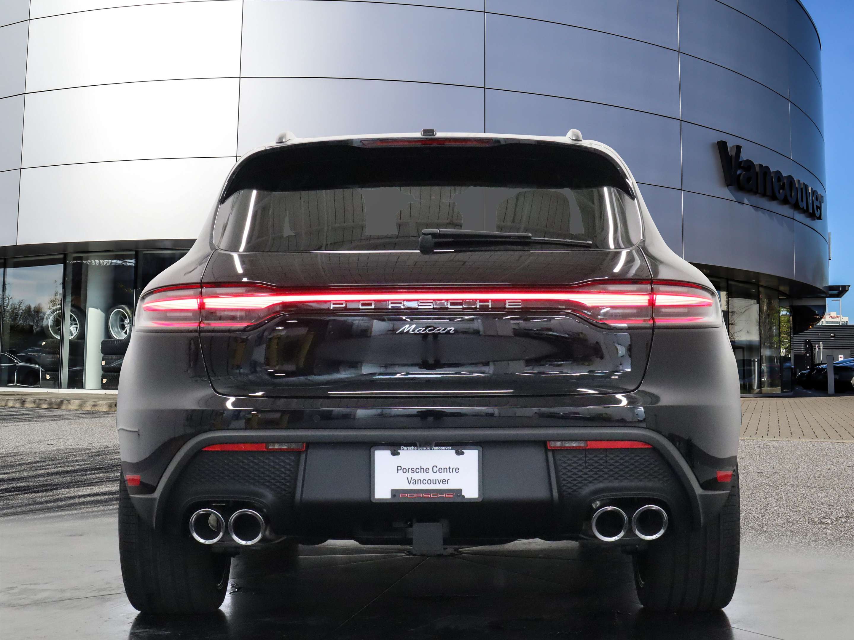 2026 Porsche Macan AWD — photo 1