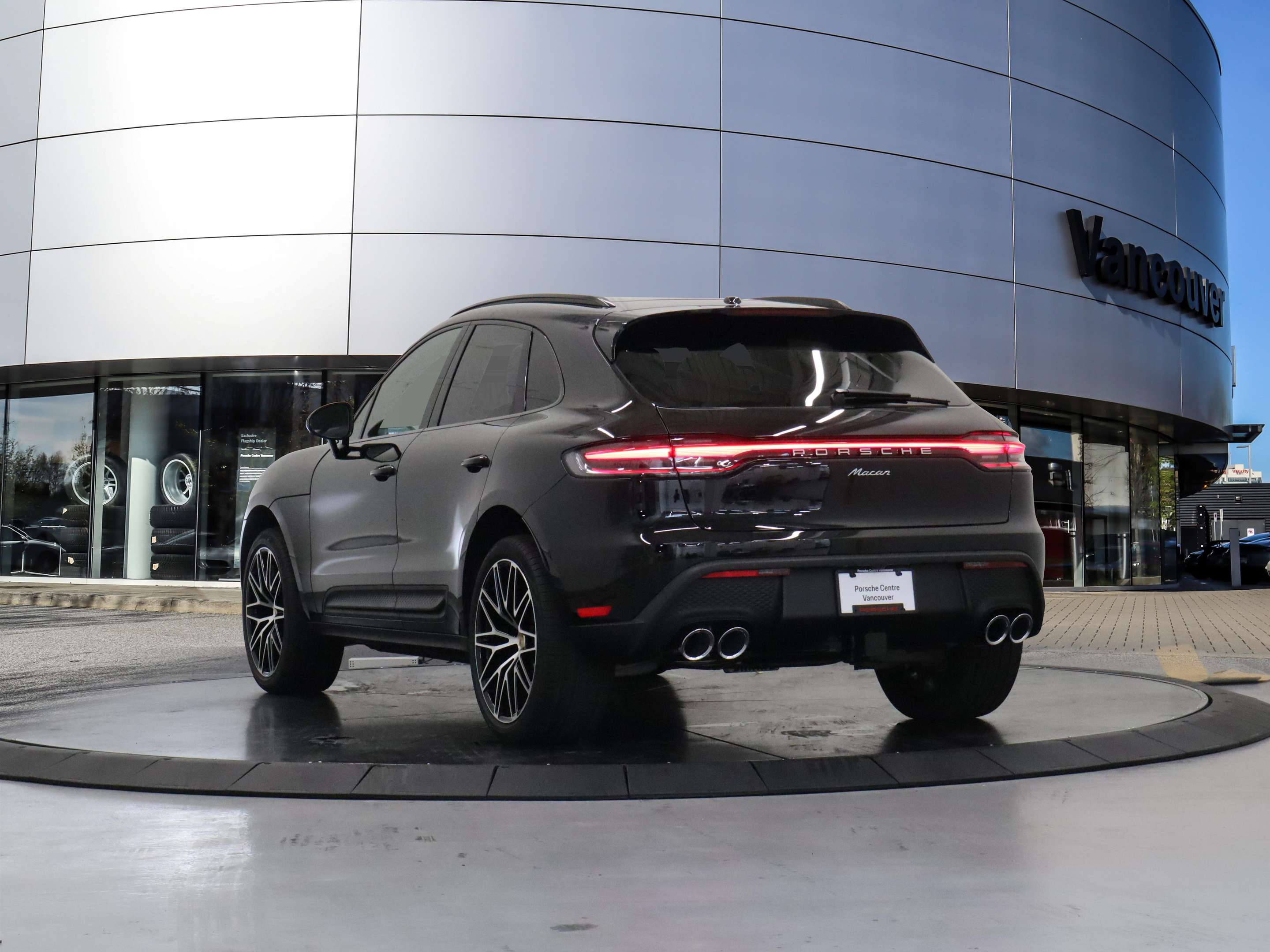2026 Porsche Macan AWD — photo 1