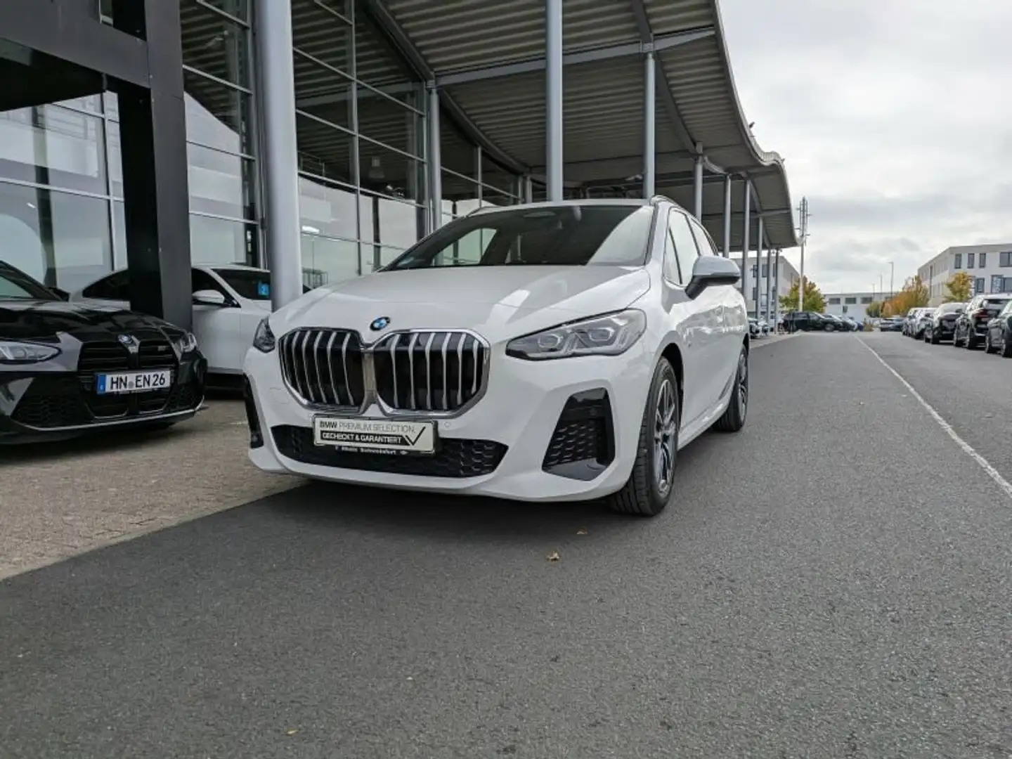 BMW 218 i Active Tourer M Sport AHK. Driv. Ass. Weiß - 2