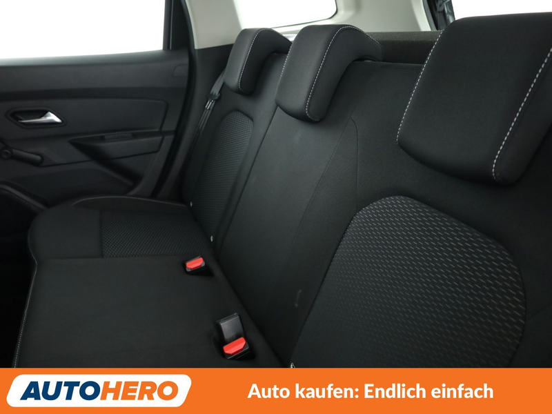 Dacia Duster 1.3 TCe Comfort *NAVI*CAM*TEMPO*ALU*KLIMA* — photo 14