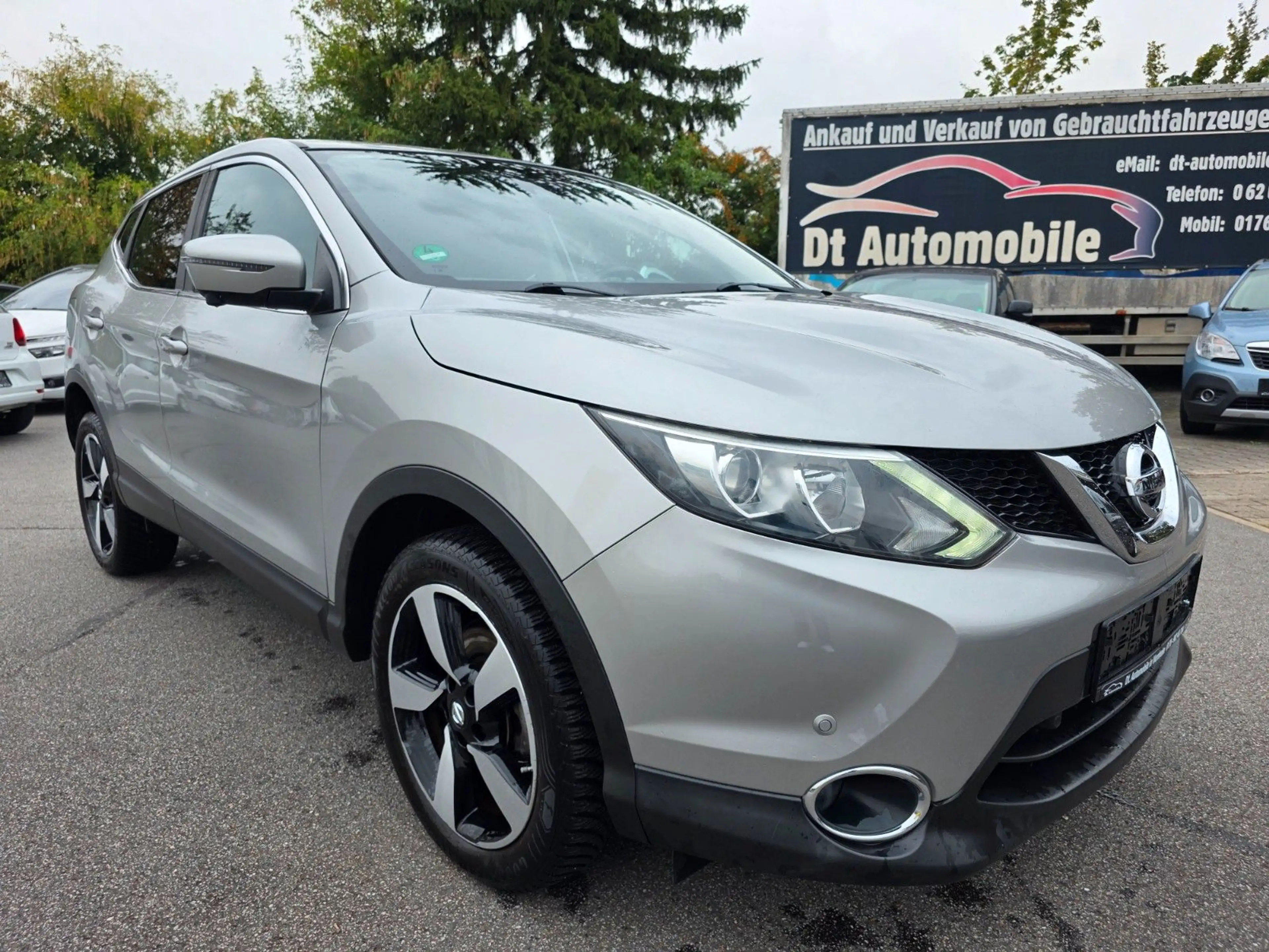 Nissan Qashqai CONNECTA/Automatik Getr./Tüv Neu/Navi
