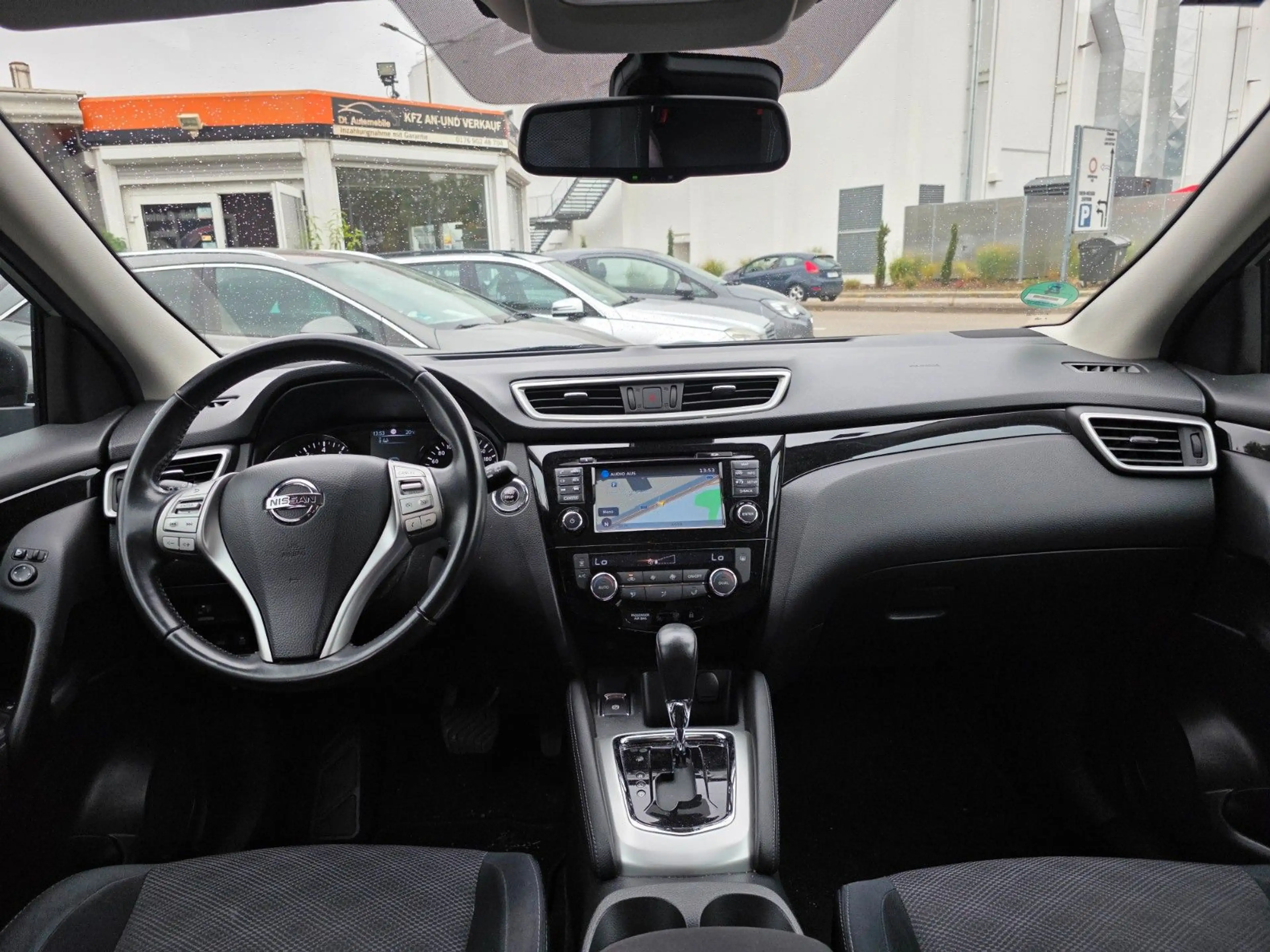 Nissan Qashqai CONNECTA/Automatik Getr./Tüv Neu/Navi — photo 9