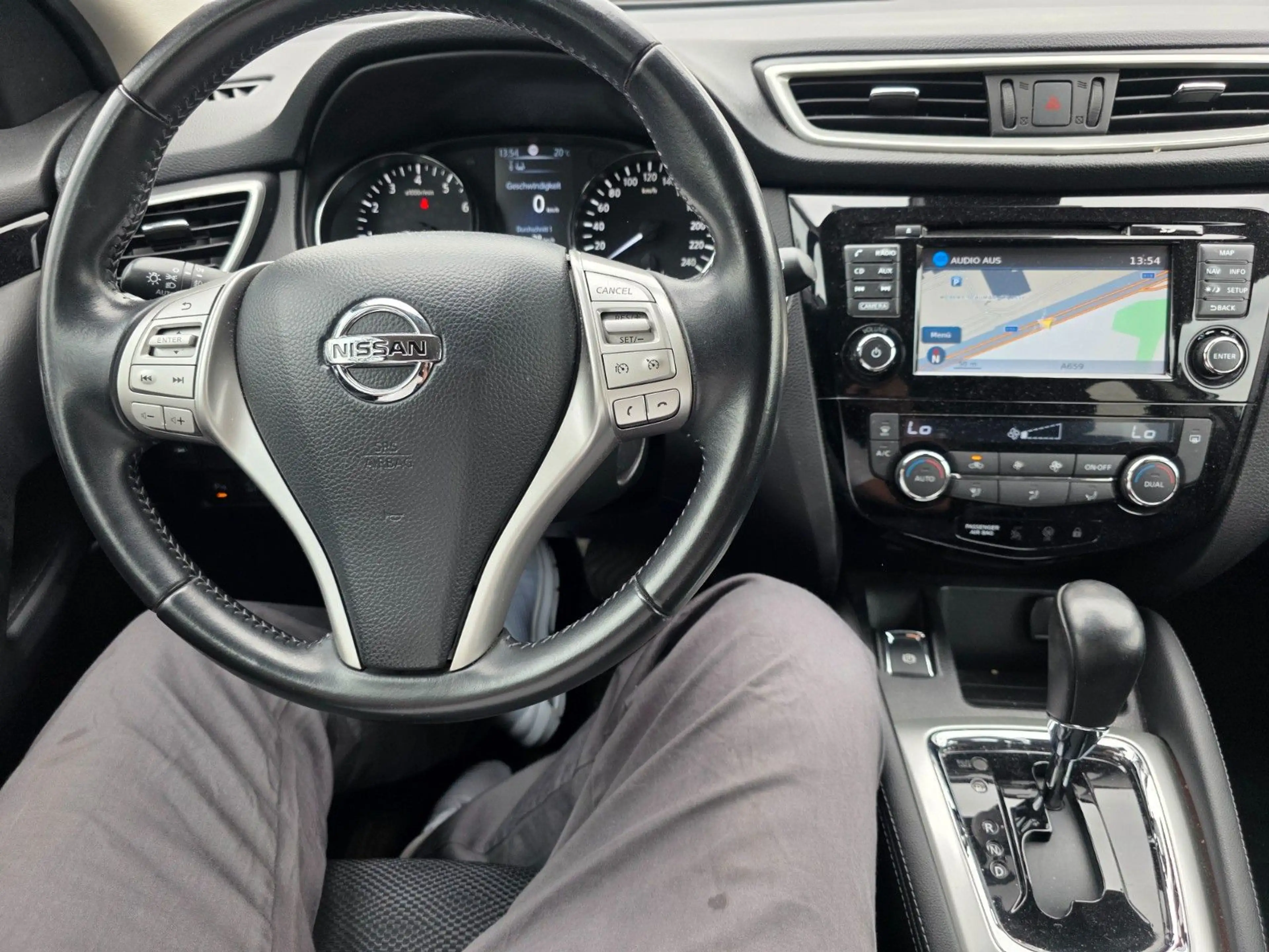 Nissan Qashqai CONNECTA/Automatik Getr./Tüv Neu/Navi — photo 11
