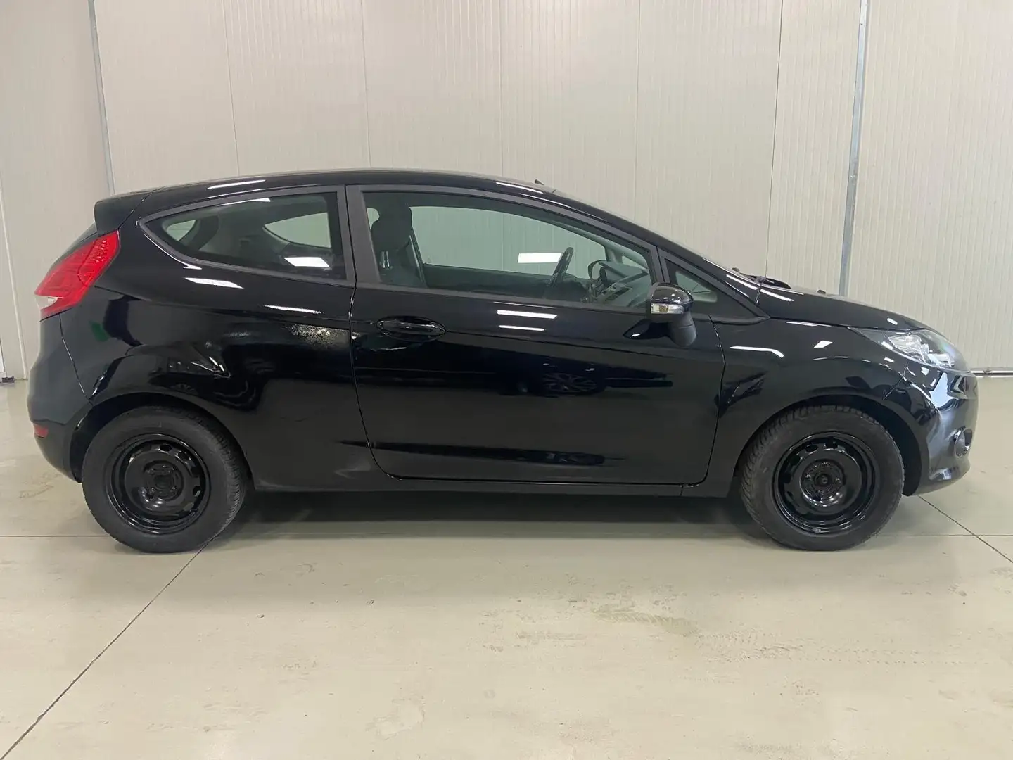 Ford Fiesta Fiesta VI  3p 1.4 tdci Titanium c/esp E5 Schwarz - 2