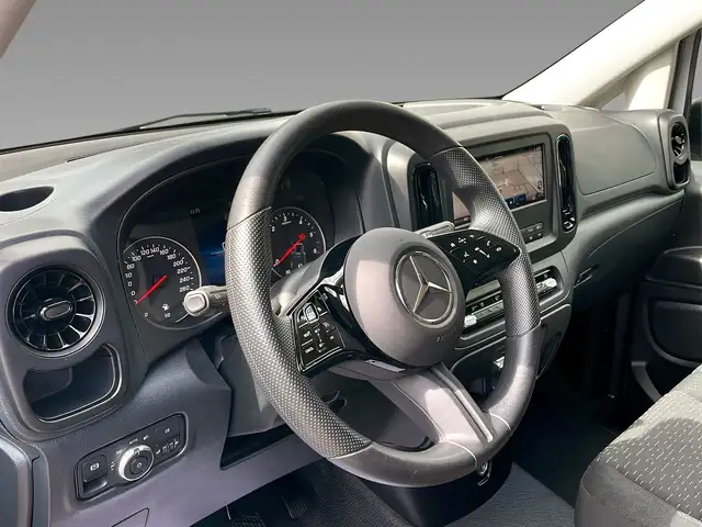 Mercedes-Benz Vito view 11