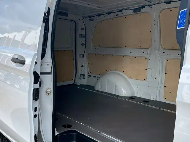 Mercedes-Benz Vito view 13