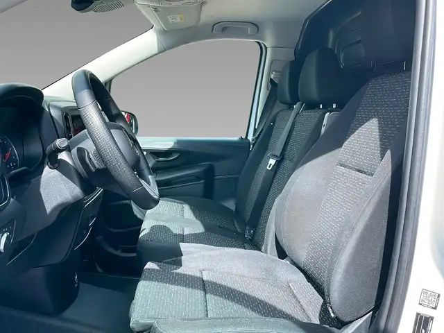 Mercedes-Benz Vito view 9