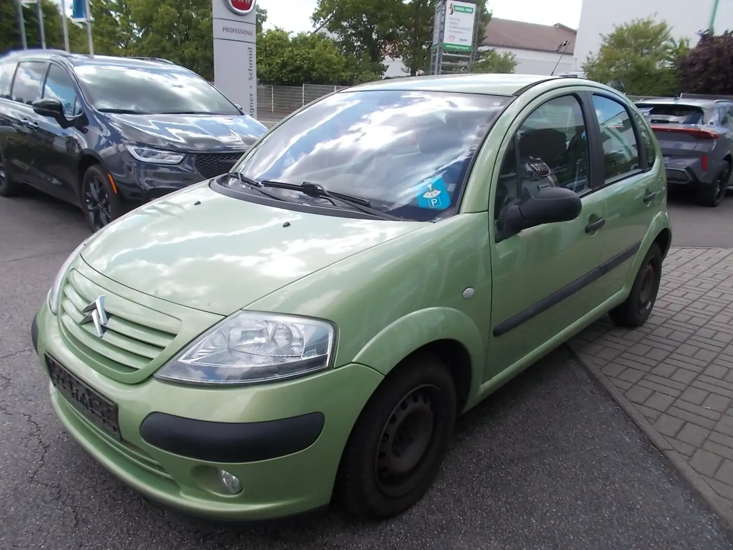 Citroen C3 1.4 73 PS Automatik Grün - 1