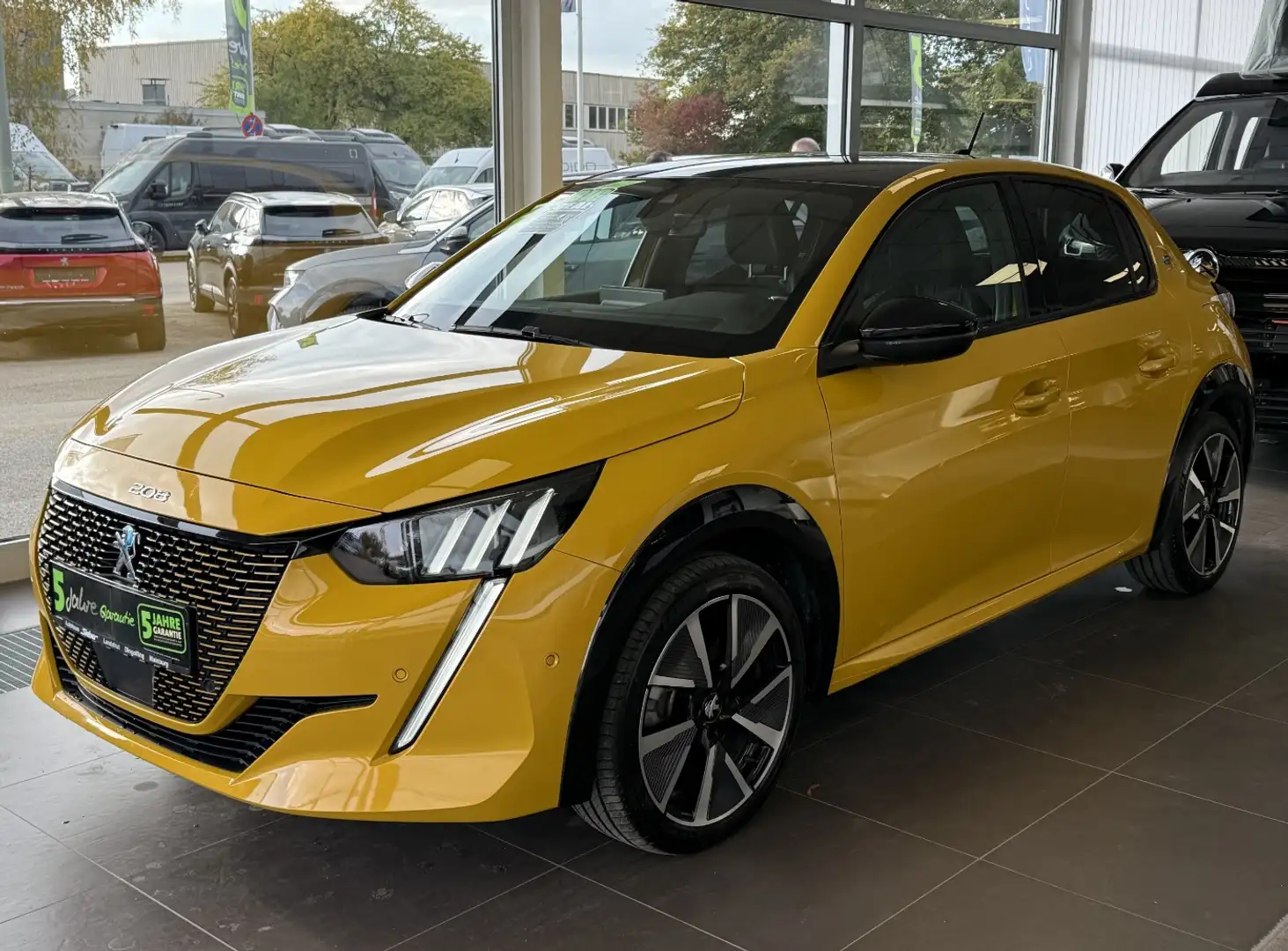 Peugeot 208 GT Pack Sitzhzg*Kamera*Navi*LED*PDC*CarPlay Jaune - 2