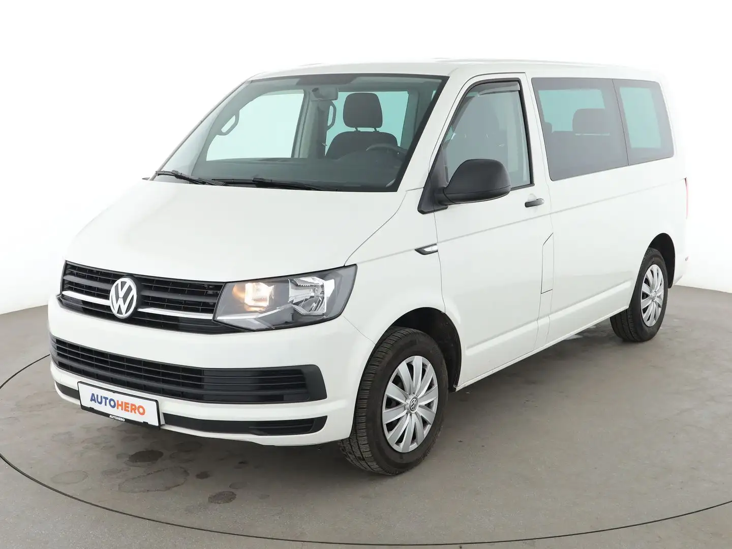 Volkswagen T6 Multivan 2.0 TDI Trendline*NAVI*CAM*SHZ*AHK*BLUETOOTH Blanc - 1