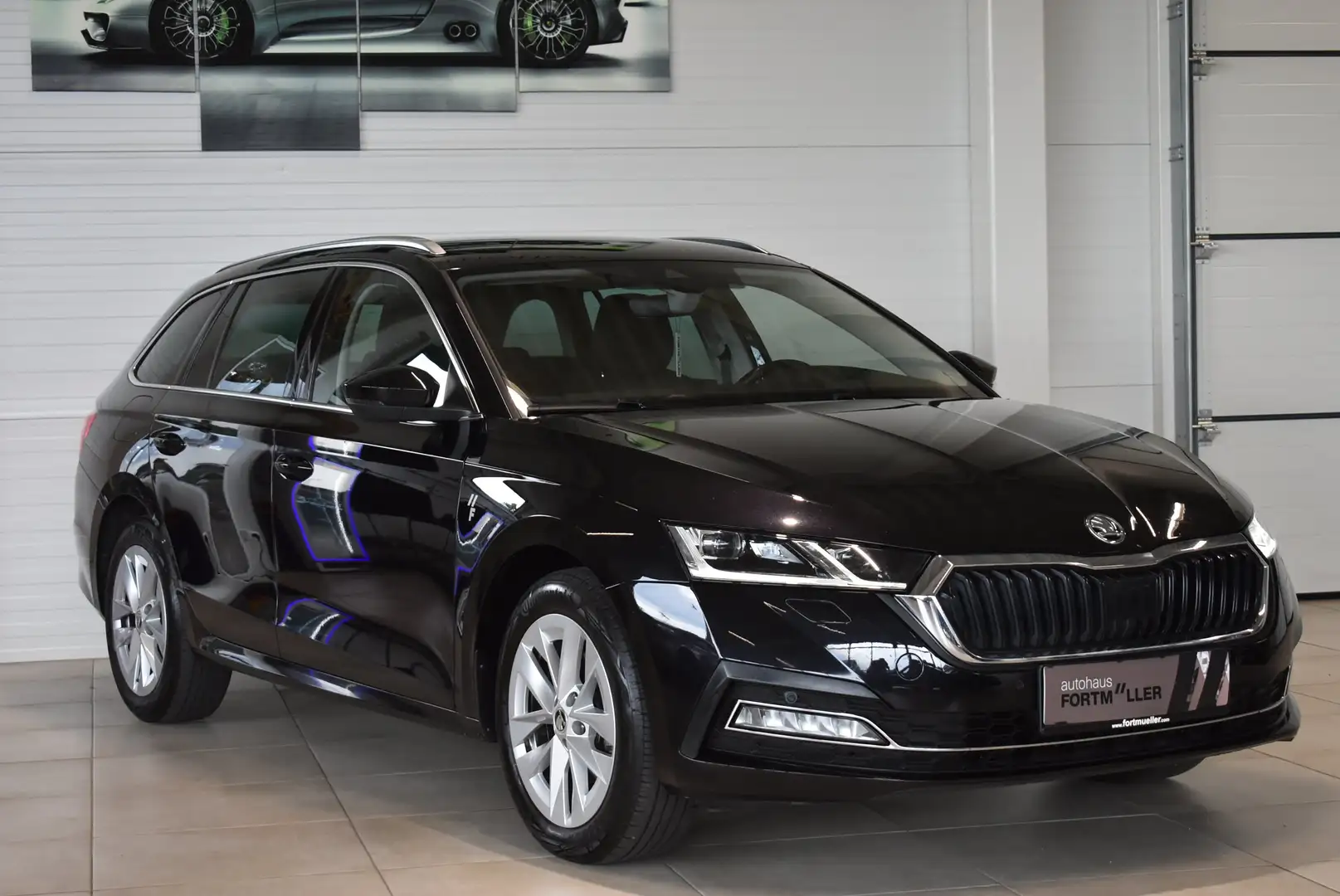 Skoda Octavia Combi 2.0 TDI DSG Style  //AHK Black - 1