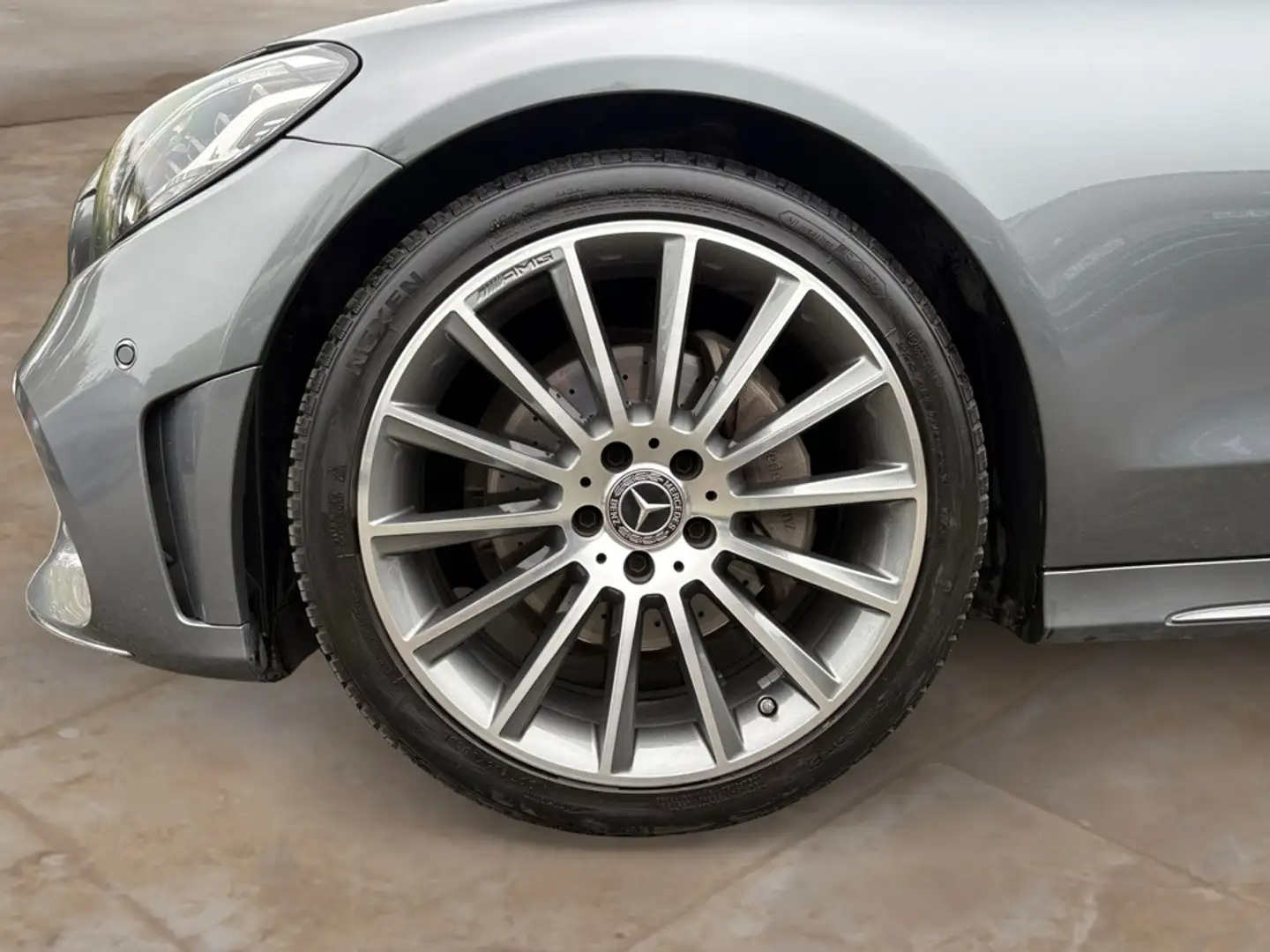Mercedes-Benz C 220 d T AMG-Line + GARANTIE Gris - 2