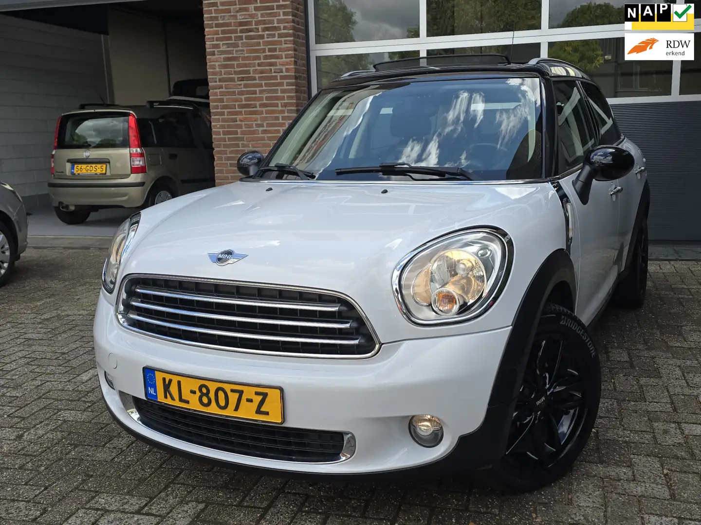 MINI Cooper Countryman Mini 1.6 Edition Automaat |Panoramadak Wit - 1