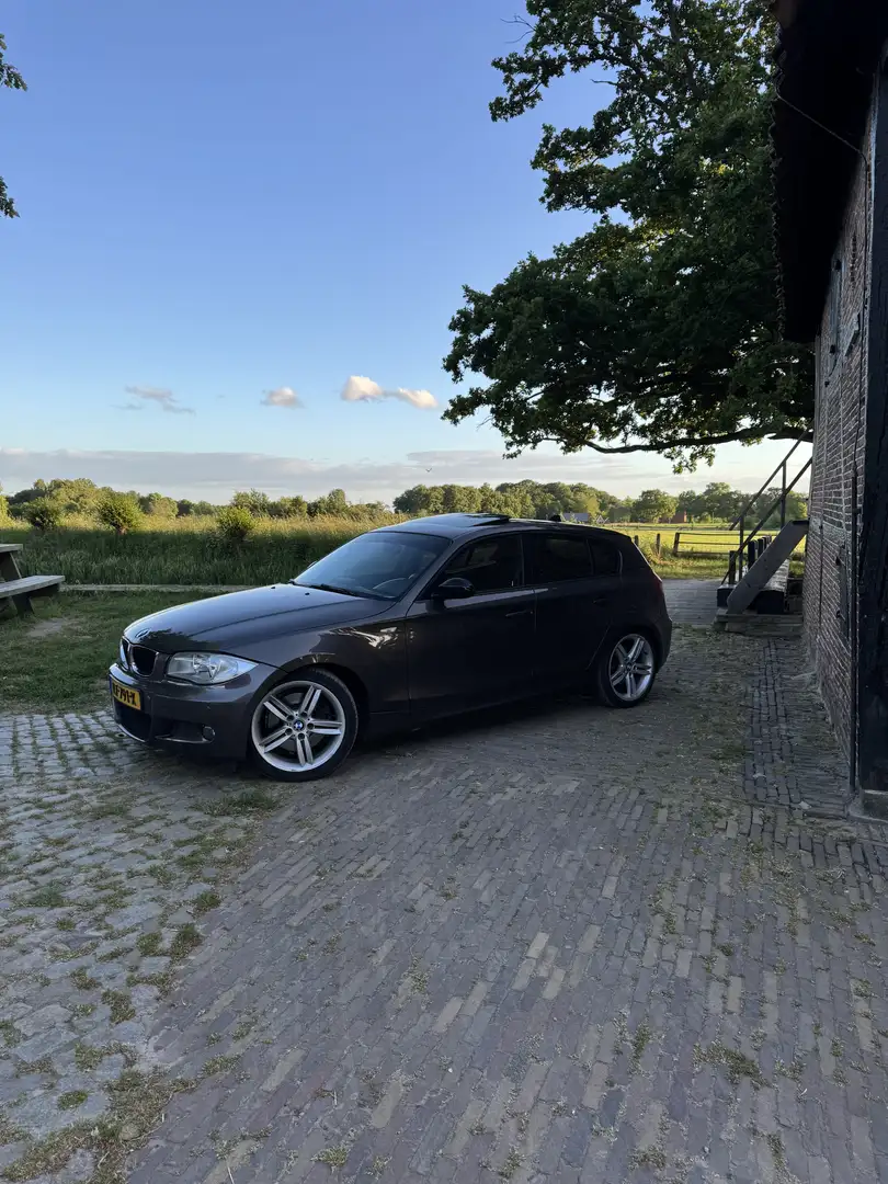 BMW 130 130i High Executive Maro - 1