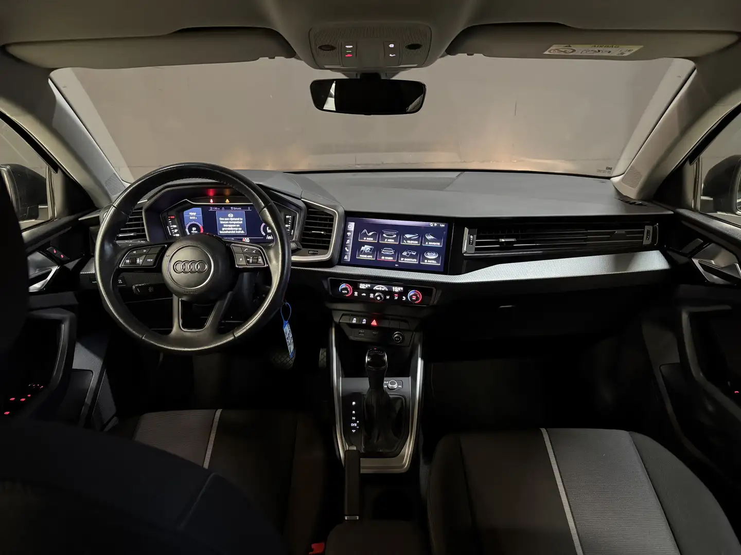 Audi A1 Sportback 25 TFSI S-line Automaat | Carplay | Clim Negru - 2