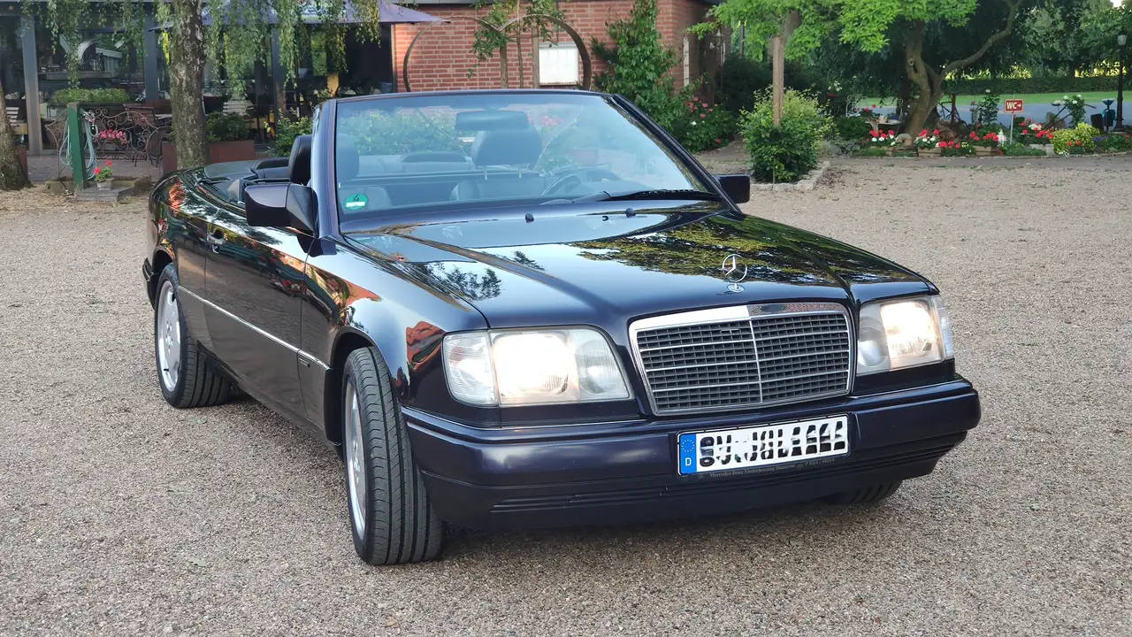 Mercedes-Benz E 220 A124 Cabrio, Final Edition, Designo Ausstattung, foto 2