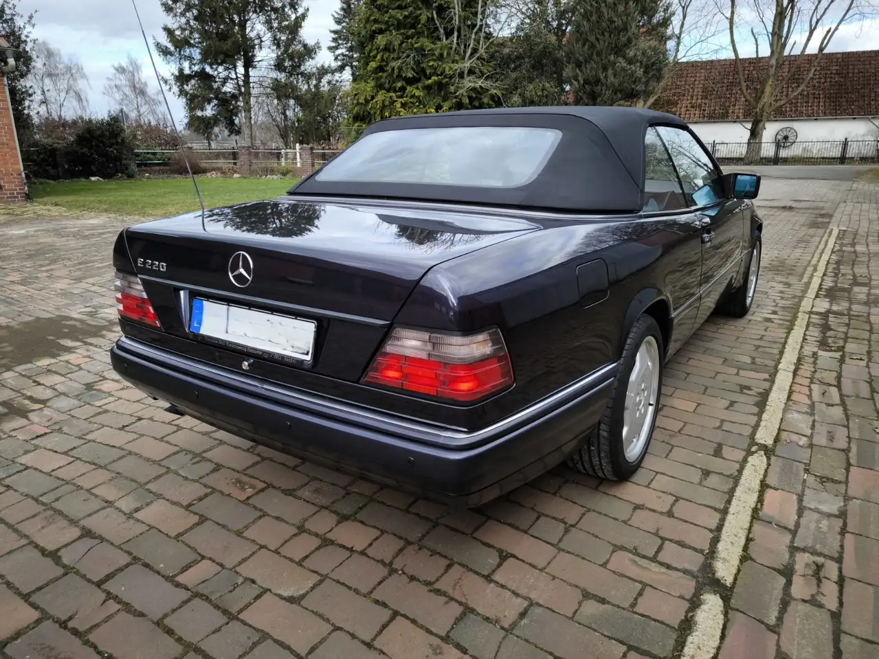 Mercedes-Benz E 220 A124 Cabrio, Final Edition, Designo Ausstattung, foto 9