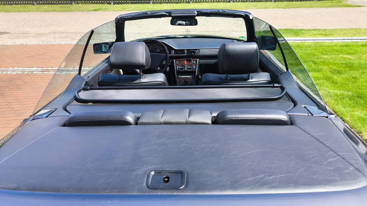 Mercedes-Benz E 220 A124 Cabrio, Final Edition, Designo Ausstattung, foto 10