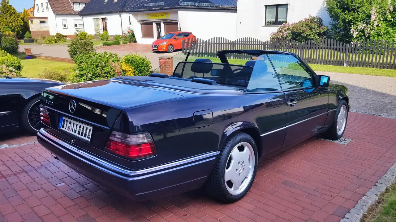Mercedes-Benz E 220 A124 Cabrio, Final Edition, Designo Ausstattung, foto 4