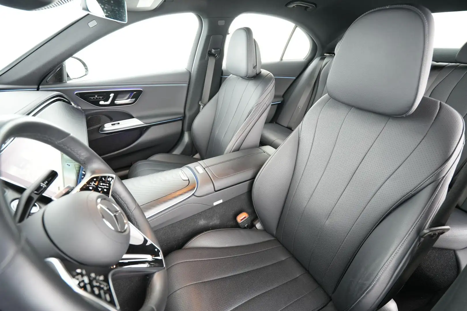 Mercedes-Benz E 200 Luxury Line *2 jaar garantie* Noir - 2