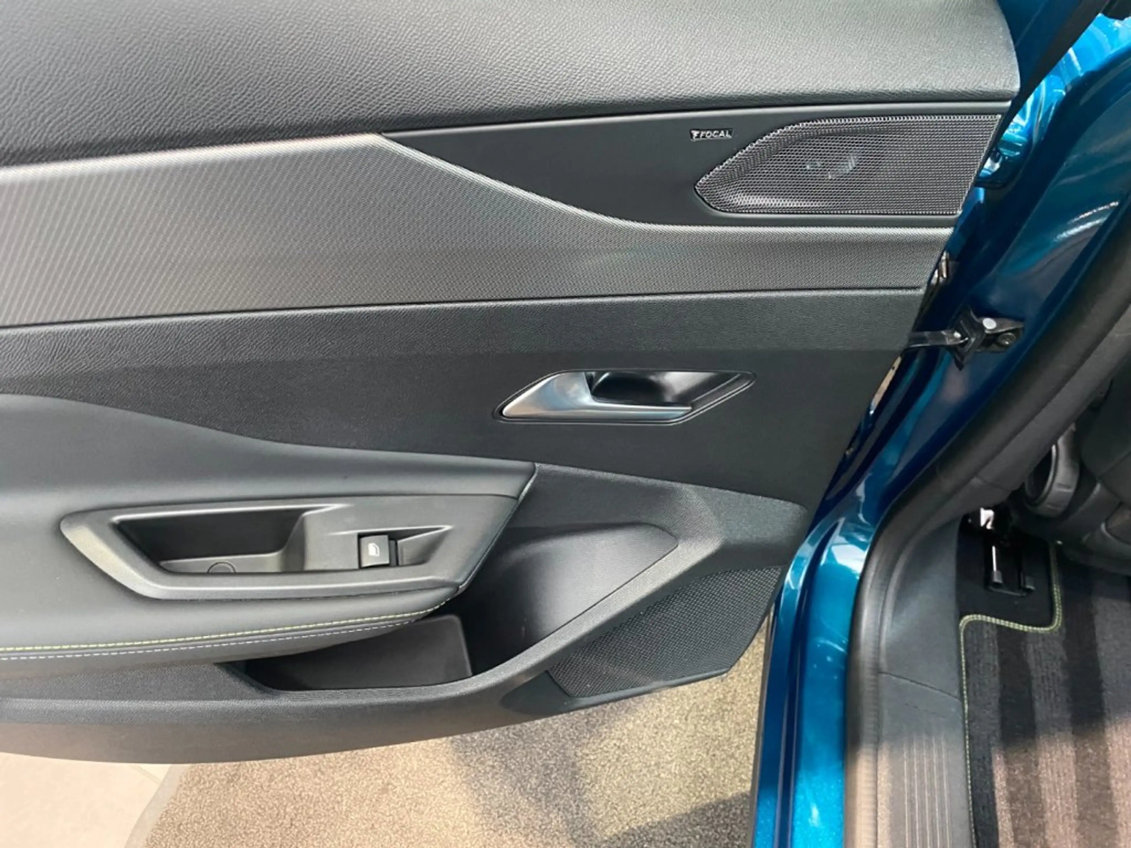Peugeot 408 GT 1,2Puretech 130 EAT8 — photo 12