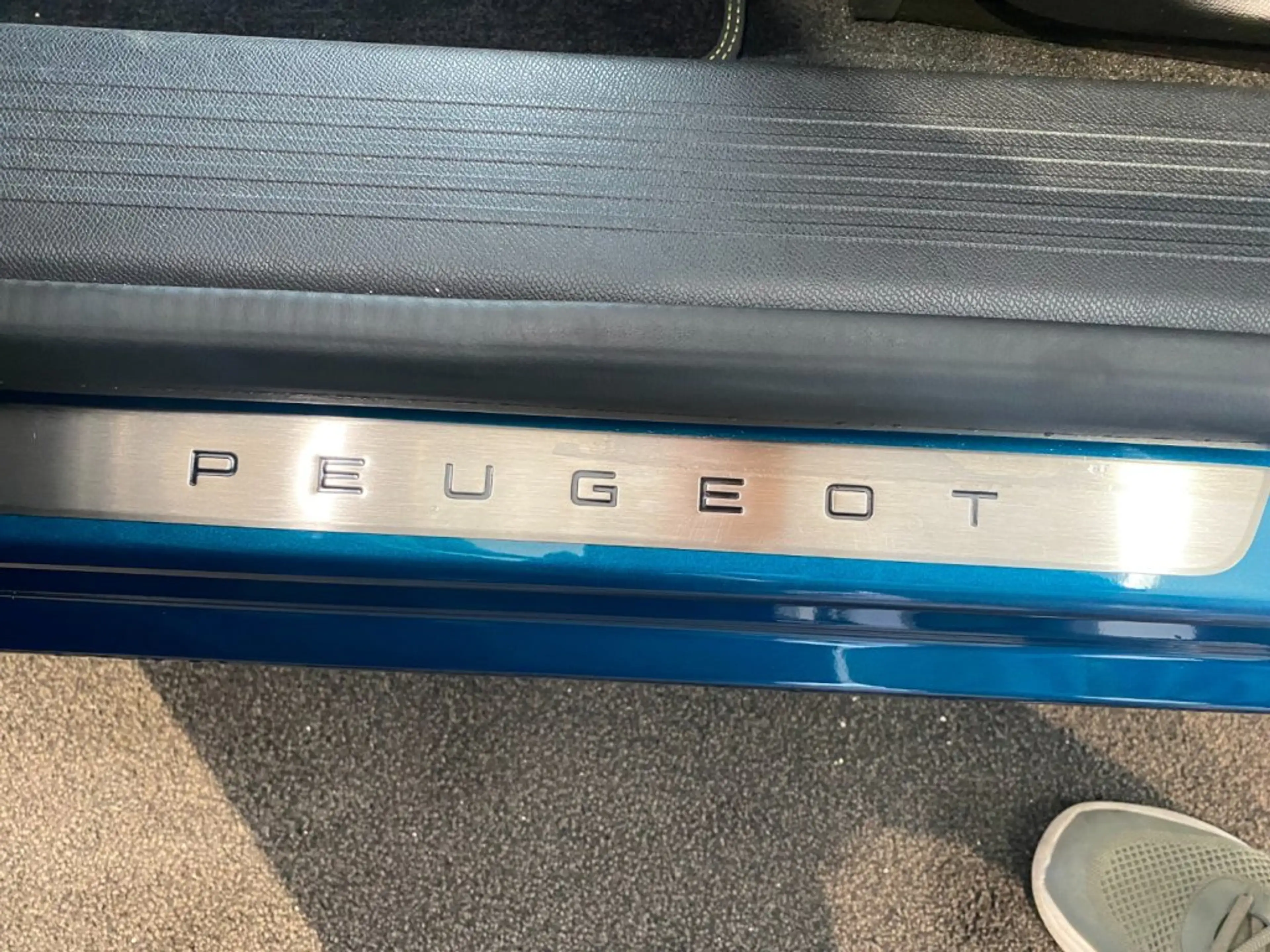 Peugeot 408 GT 1,2Puretech 130 EAT8 — photo 10