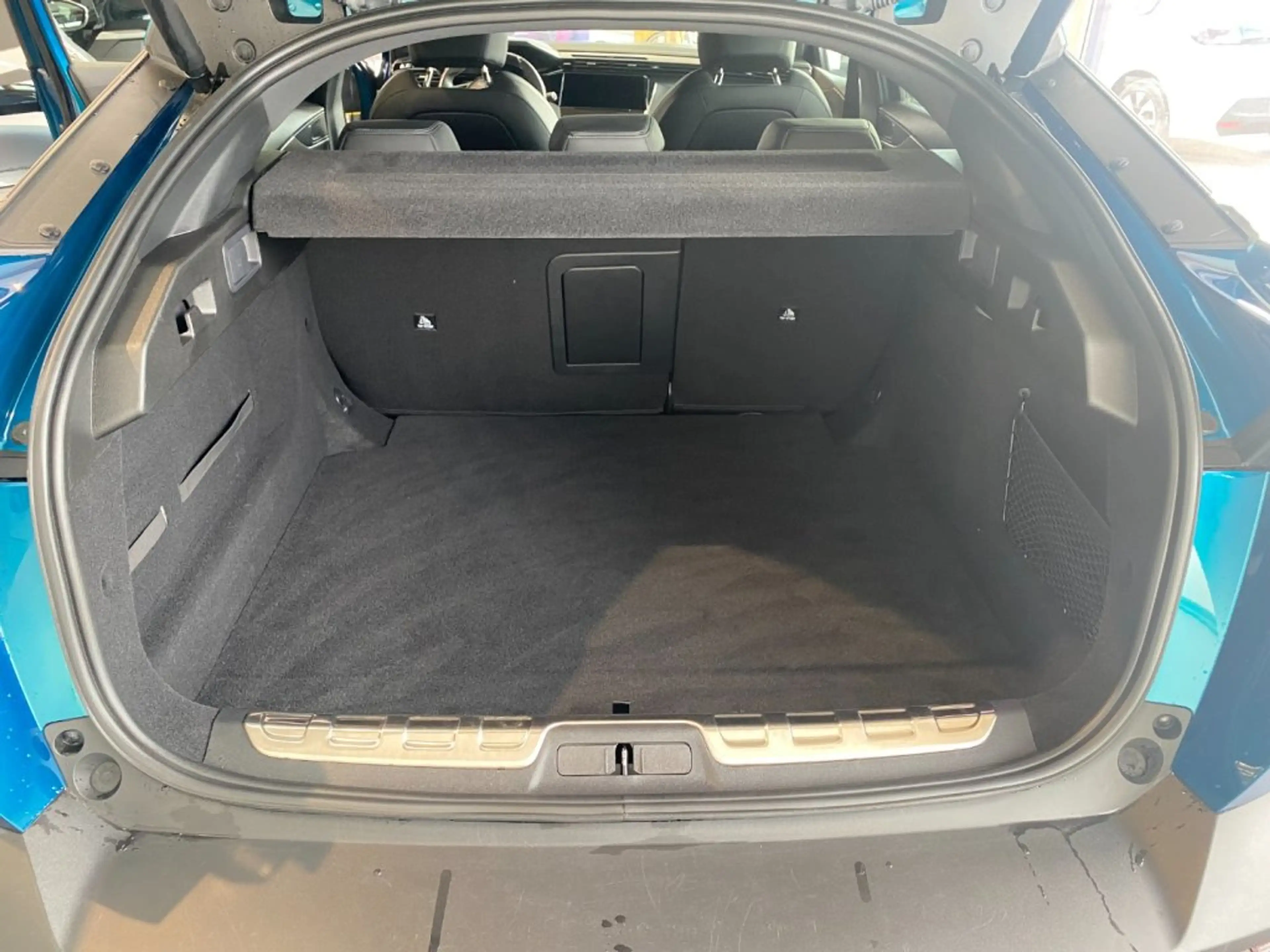 Peugeot 408 GT 1,2Puretech 130 EAT8 — photo 14