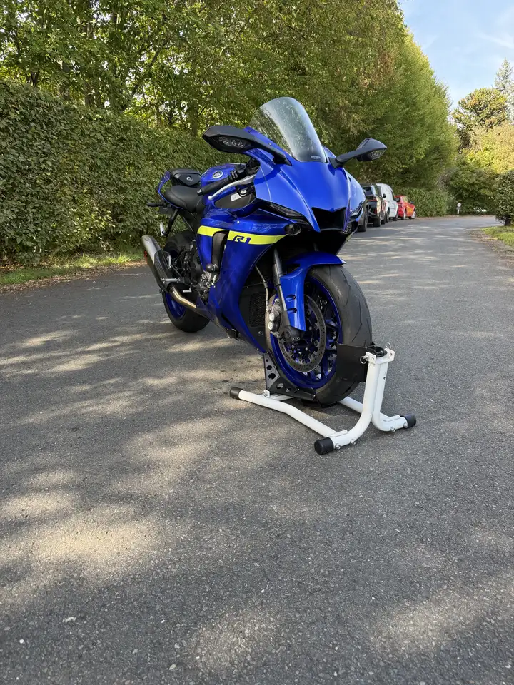 Yamaha YZF-R1